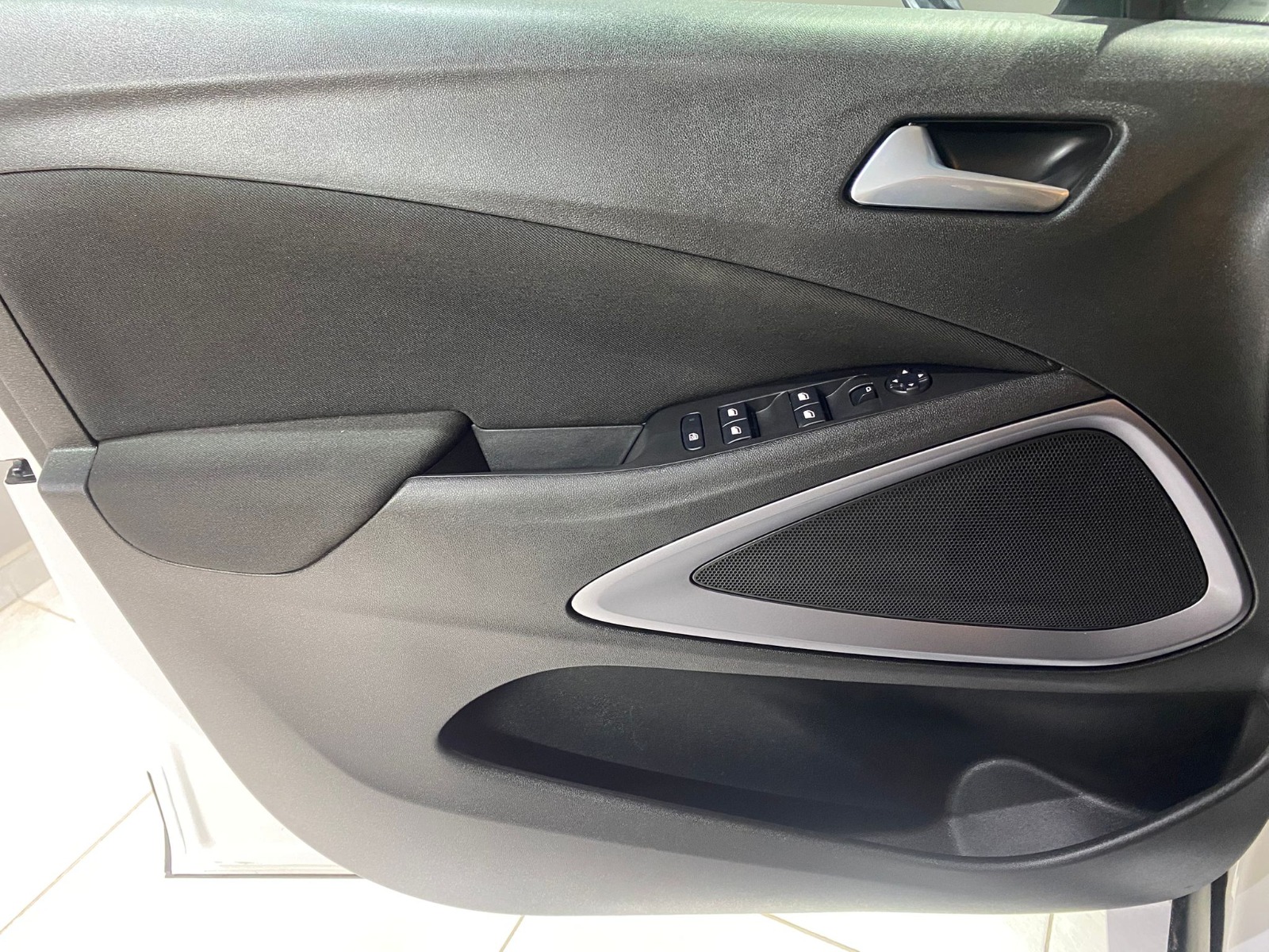 2024 Benzin Otomatik Opel Crossland Beyaz Gürel Tasarım Aksesuar Otomotiv San. Tic. Ltd. Şti.
