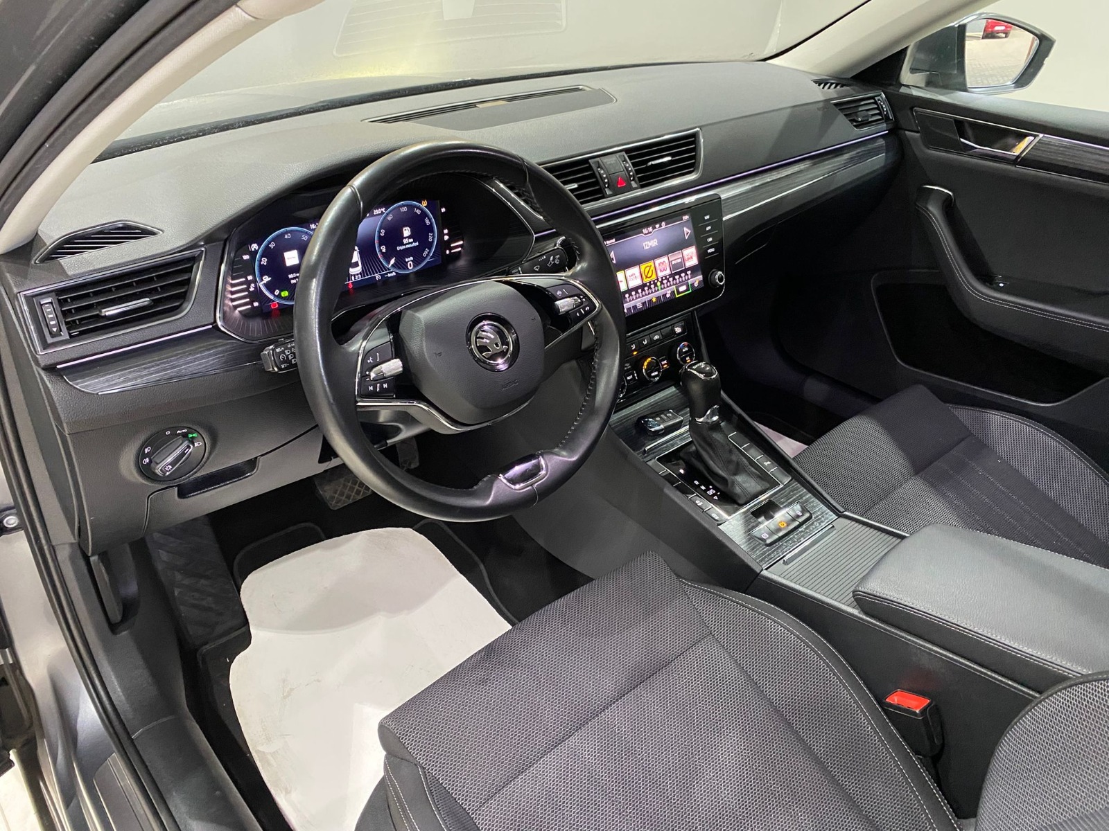 2023 Benzin Otomatik Skoda Superb Gri Gürel Tasarım Aksesuar Otomotiv San. Tic. Ltd. Şti.