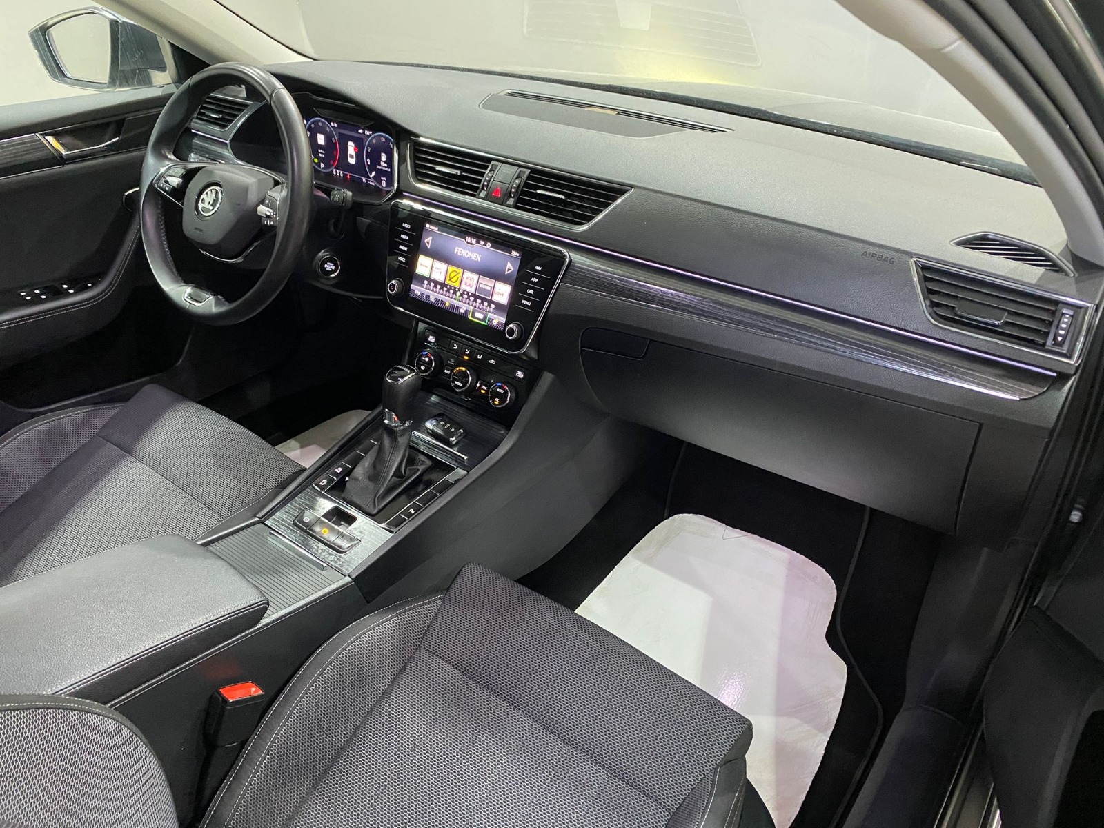 2023 Benzin Otomatik Skoda Superb Gri Gürel Tasarım Aksesuar Otomotiv San. Tic. Ltd. Şti.