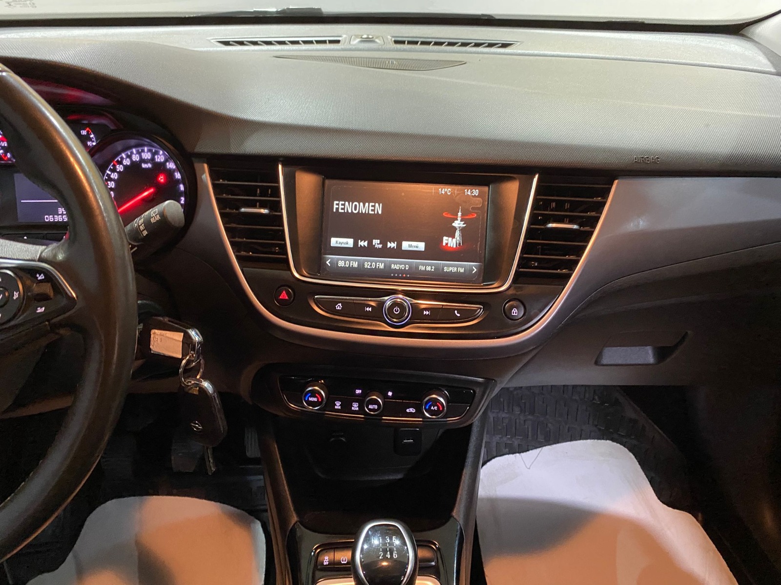 2022 Benzin Manuel Opel Crossland Mavi Gürel Tasarım Aksesuar Otomotiv San. Tic. Ltd. Şti.