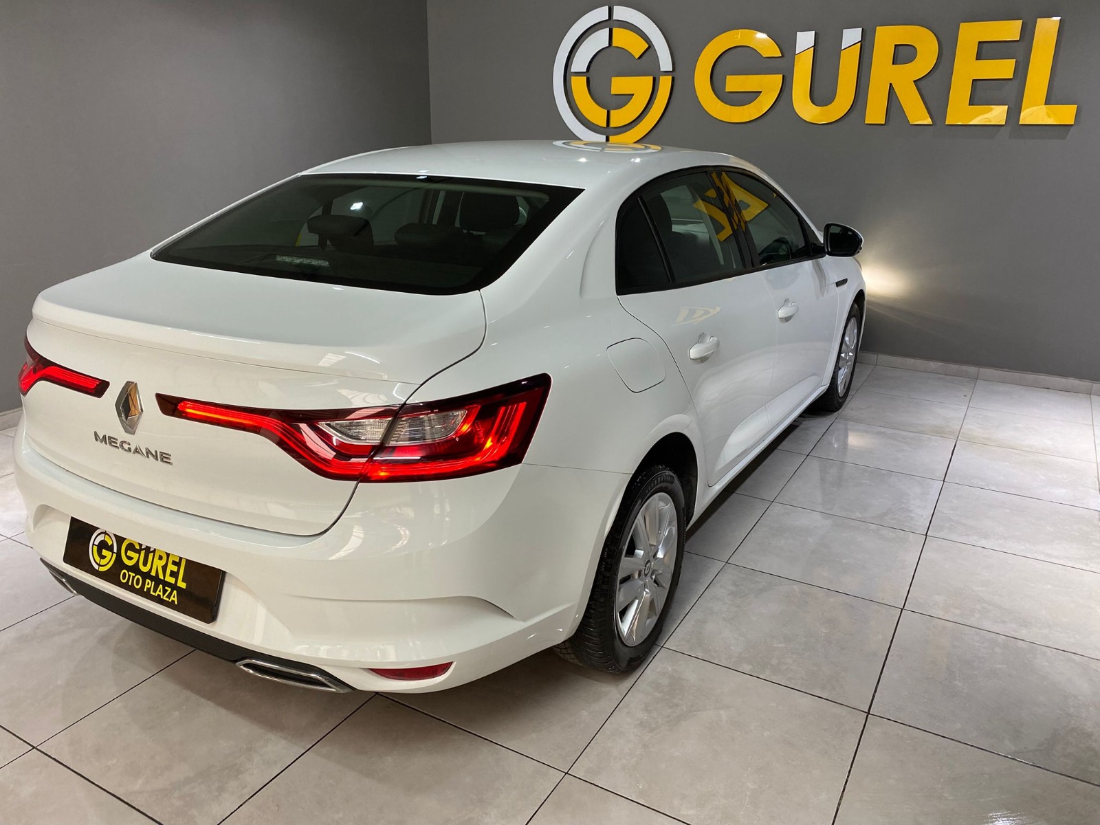 2021 Benzin Otomatik Renault Megane Beyaz Gürel Tasarım Aksesuar Otomotiv San. Tic. Ltd. Şti.