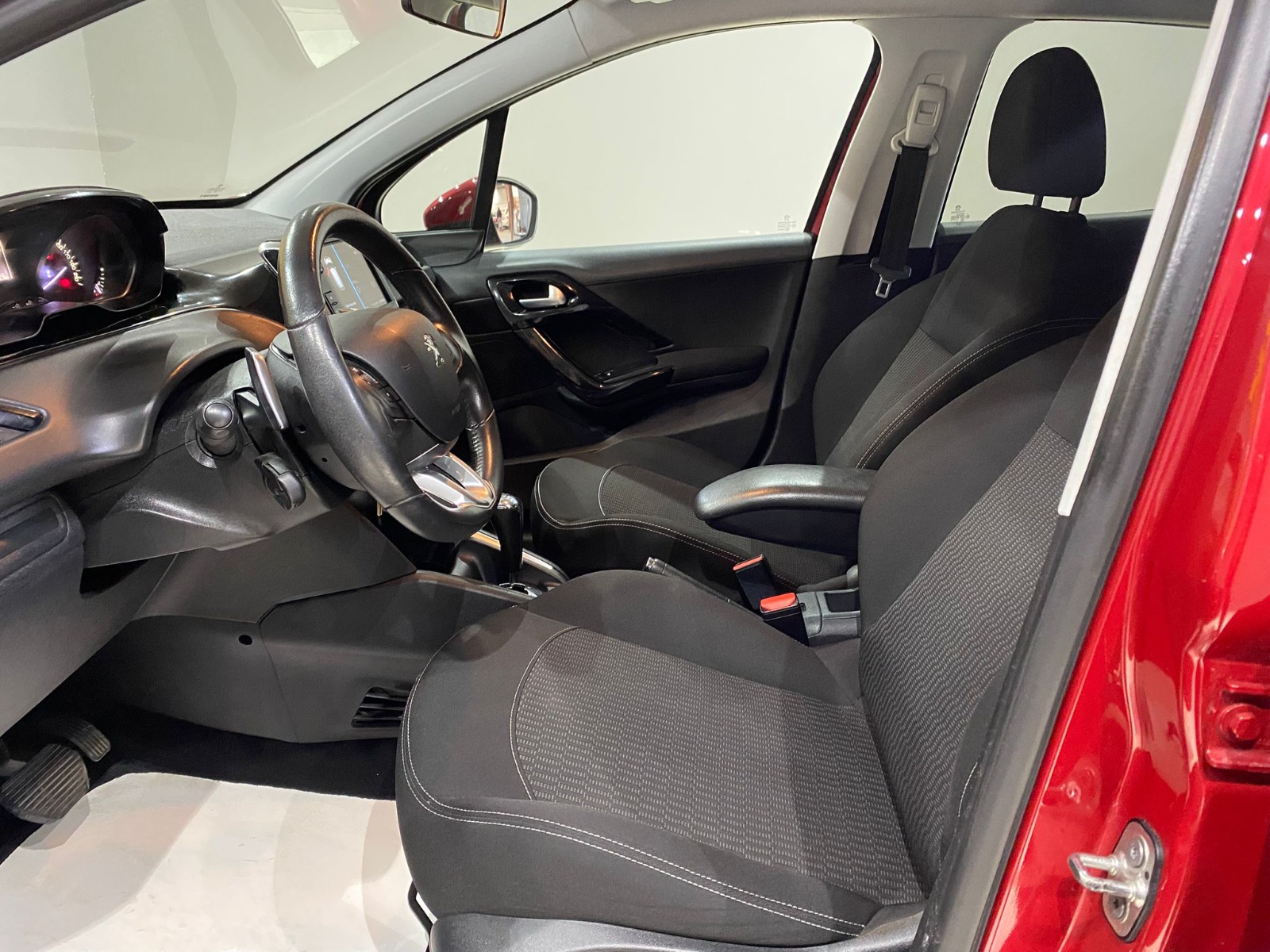 2017 Dizel Otomatik Peugeot 208 Kırmızı Gürel Tasarım Aksesuar Otomotiv San. Tic. Ltd. Şti.