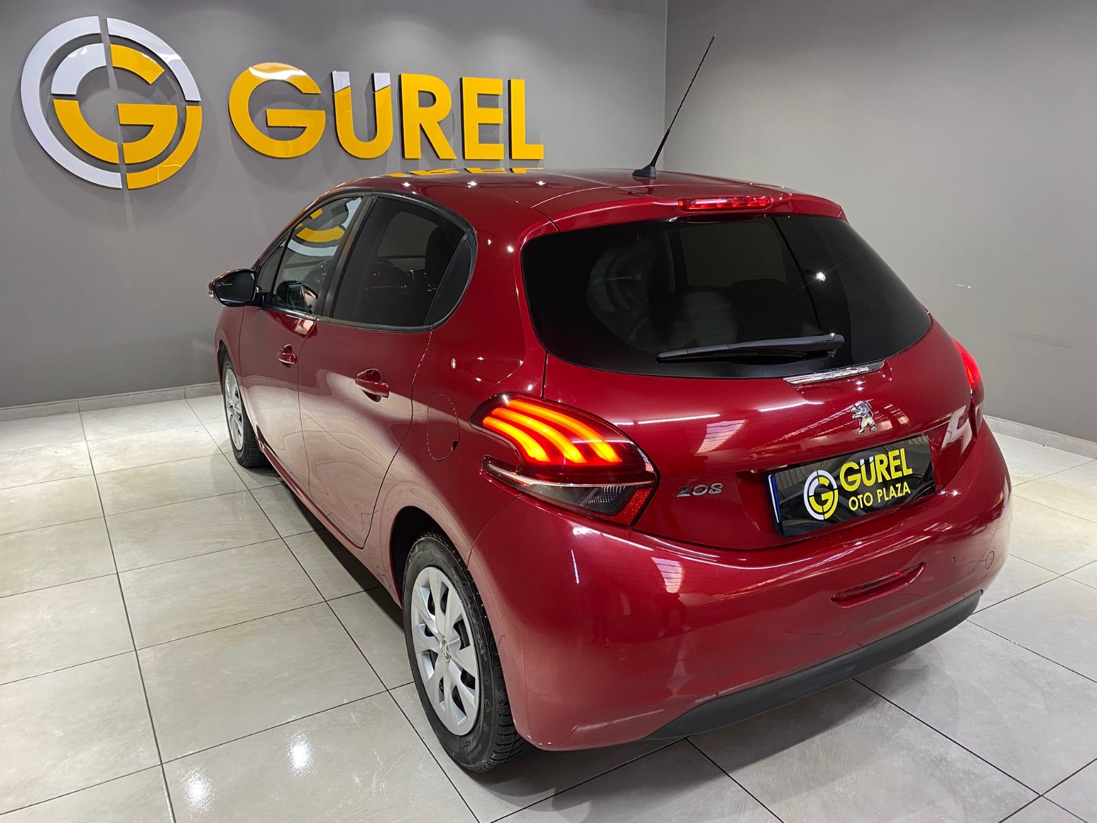 2017 Dizel Otomatik Peugeot 208 Kırmızı Gürel Tasarım Aksesuar Otomotiv San. Tic. Ltd. Şti.