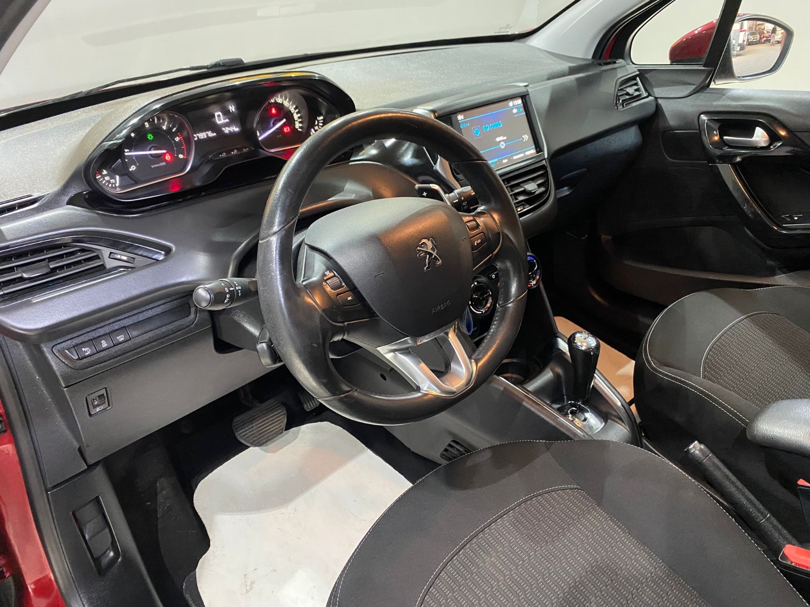 2017 Dizel Otomatik Peugeot 208 Kırmızı Gürel Tasarım Aksesuar Otomotiv San. Tic. Ltd. Şti.