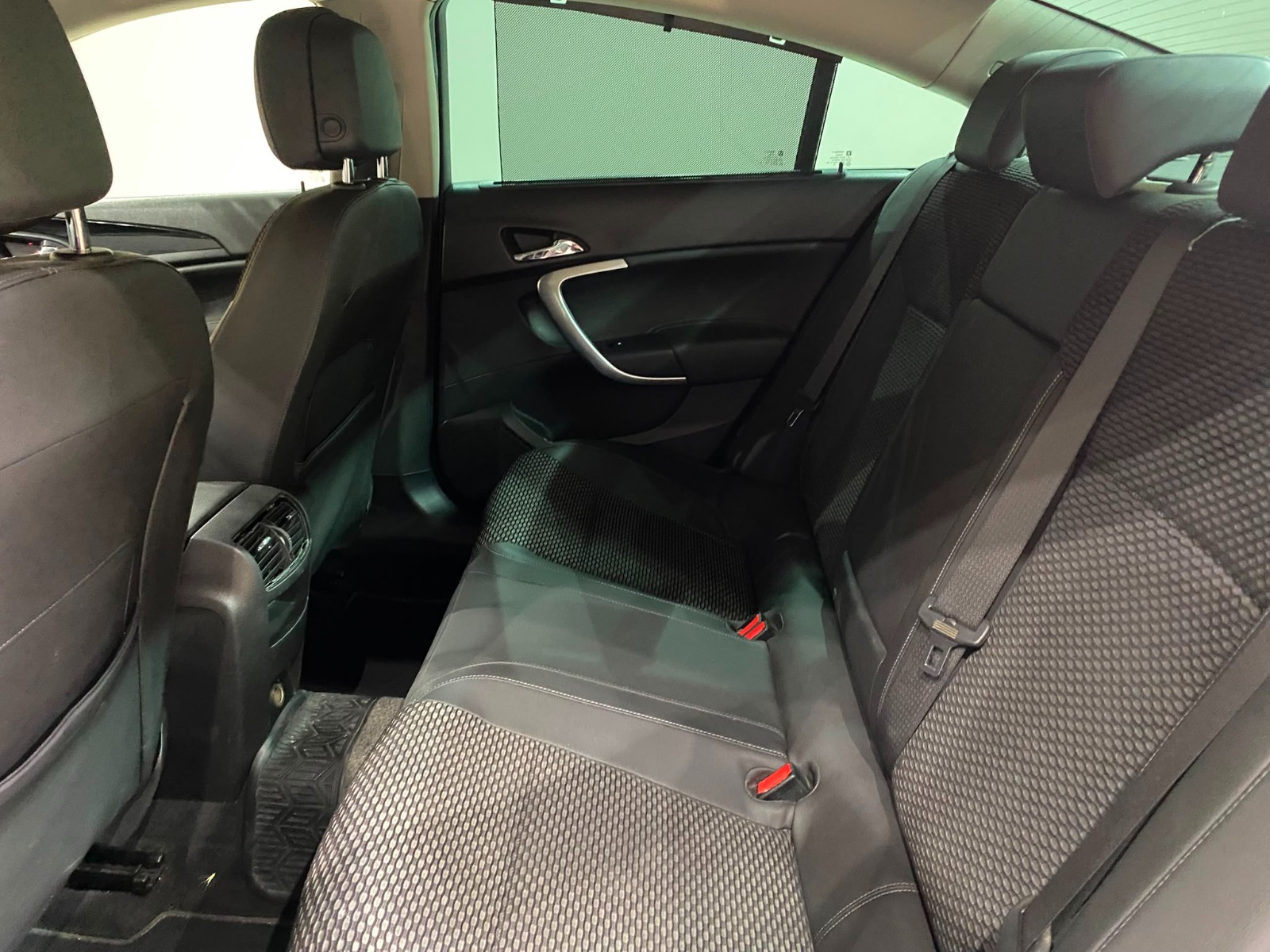 2015 Dizel Otomatik Opel Insignia Siyah Gürel Tasarım Aksesuar Otomotiv San. Tic. Ltd. Şti.