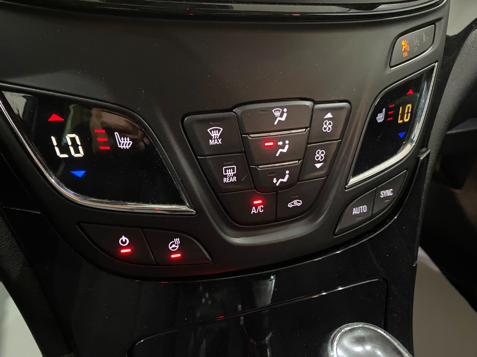 2015 Dizel Otomatik Opel Insignia Siyah Gürel Tasarım Aksesuar Otomotiv San. Tic. Ltd. Şti.