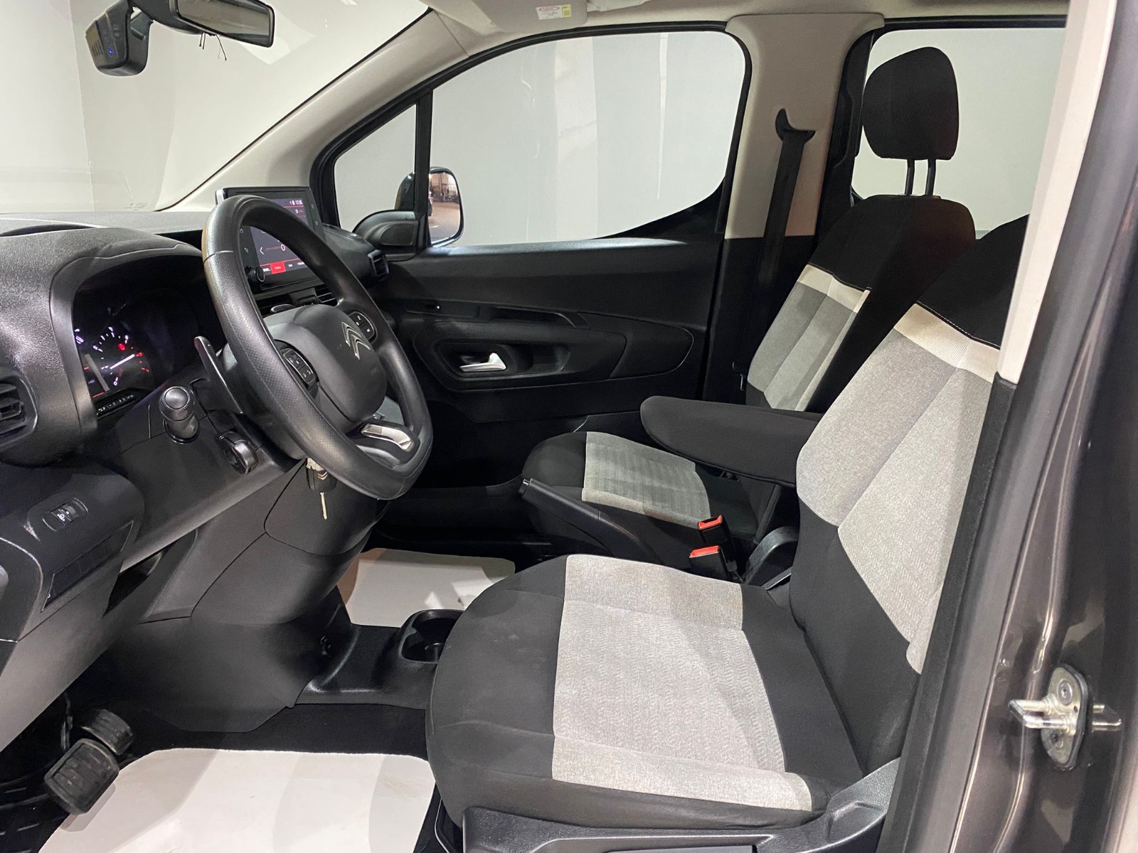 2023 Dizel Otomatik Citroen Berlingo Gri Gürel Tasarım Aksesuar Otomotiv San. Tic. Ltd. Şti.