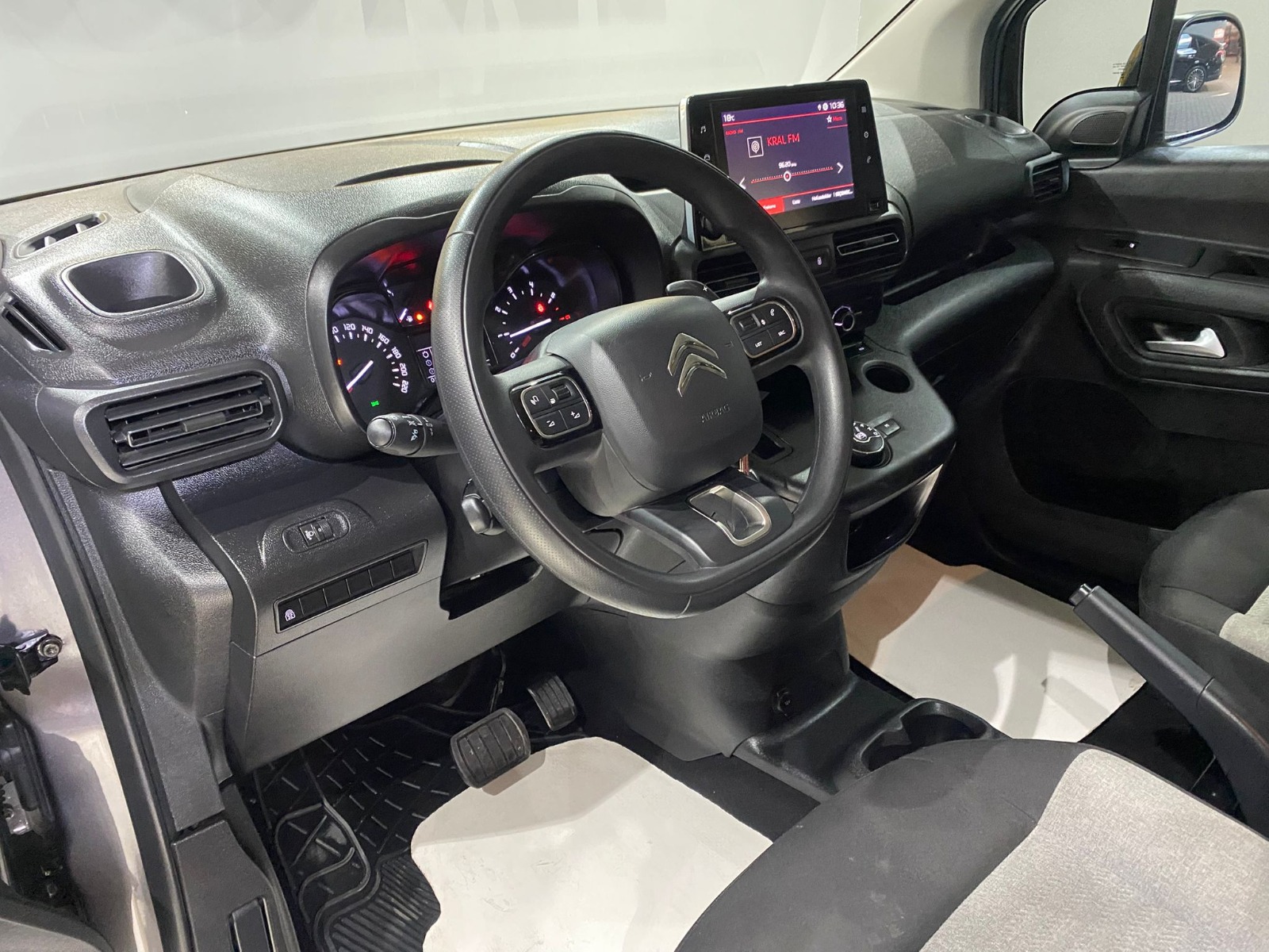 2023 Dizel Otomatik Citroen Berlingo Gri Gürel Tasarım Aksesuar Otomotiv San. Tic. Ltd. Şti.