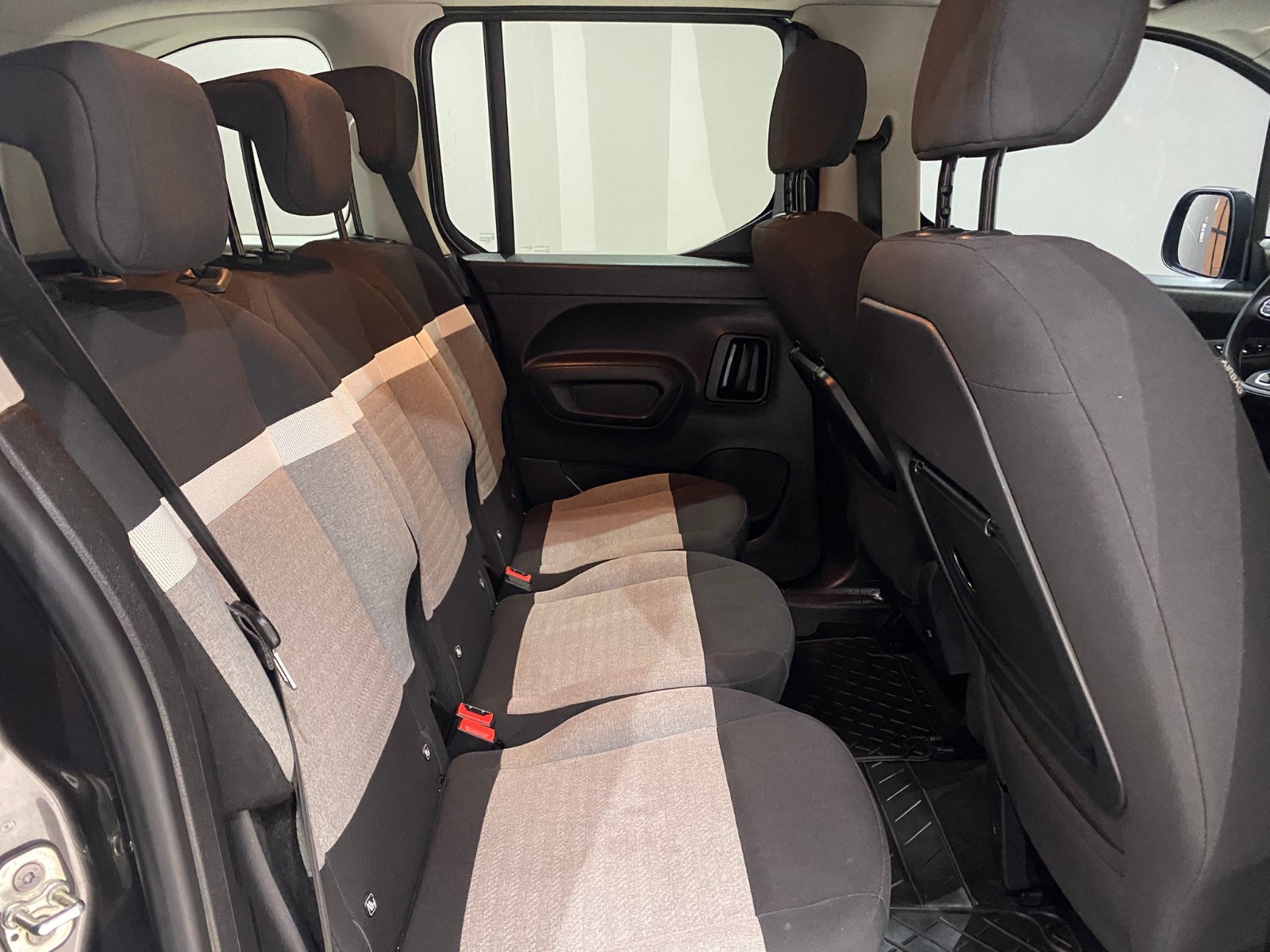 2023 Dizel Otomatik Citroen Berlingo Gri Gürel Tasarım Aksesuar Otomotiv San. Tic. Ltd. Şti.