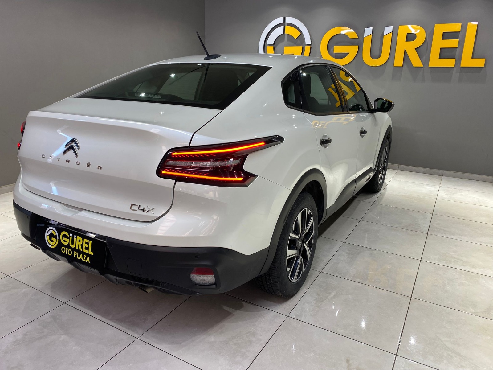 2023 Benzin Otomatik Citroen C4 X Beyaz Gürel Tasarım Aksesuar Otomotiv San. Tic. Ltd. Şti.