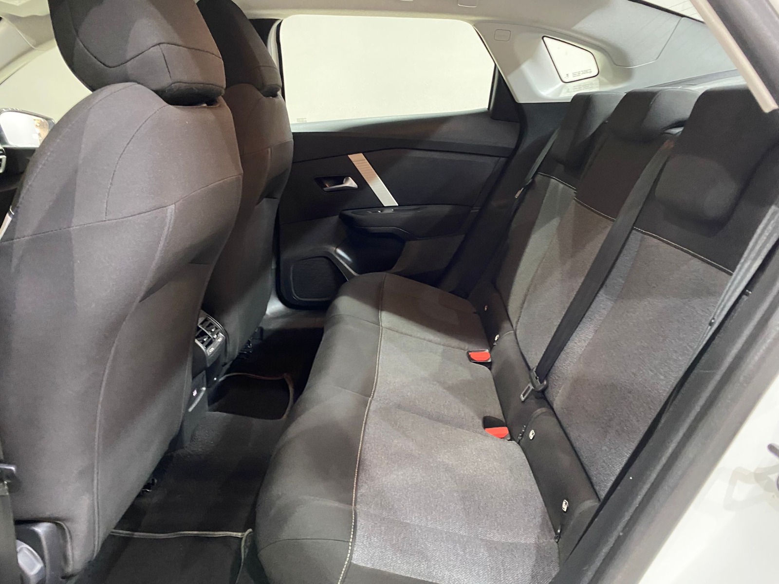 2023 Benzin Otomatik Citroen C4 X Beyaz Gürel Tasarım Aksesuar Otomotiv San. Tic. Ltd. Şti.