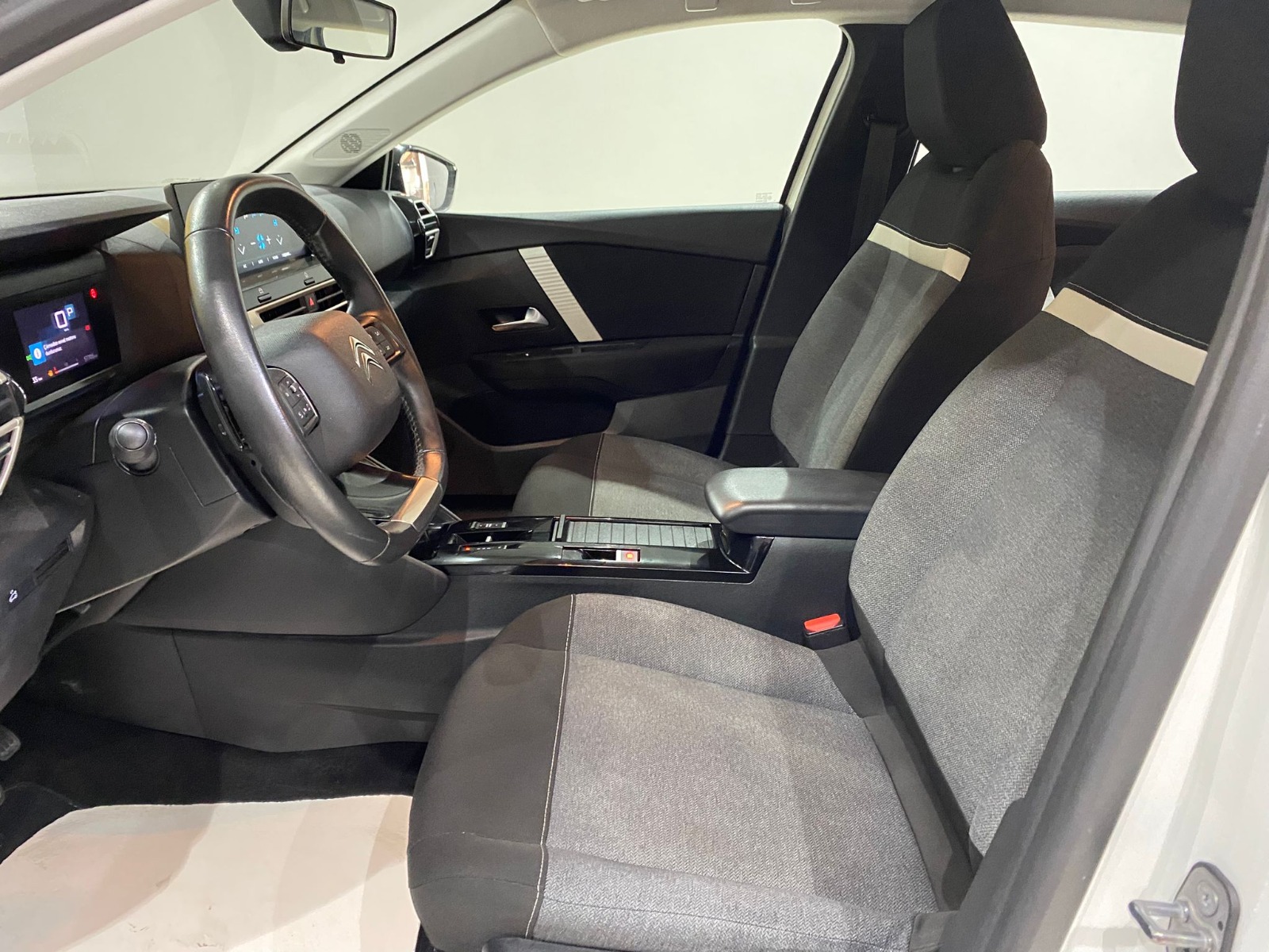 2023 Benzin Otomatik Citroen C4 X Beyaz Gürel Tasarım Aksesuar Otomotiv San. Tic. Ltd. Şti.