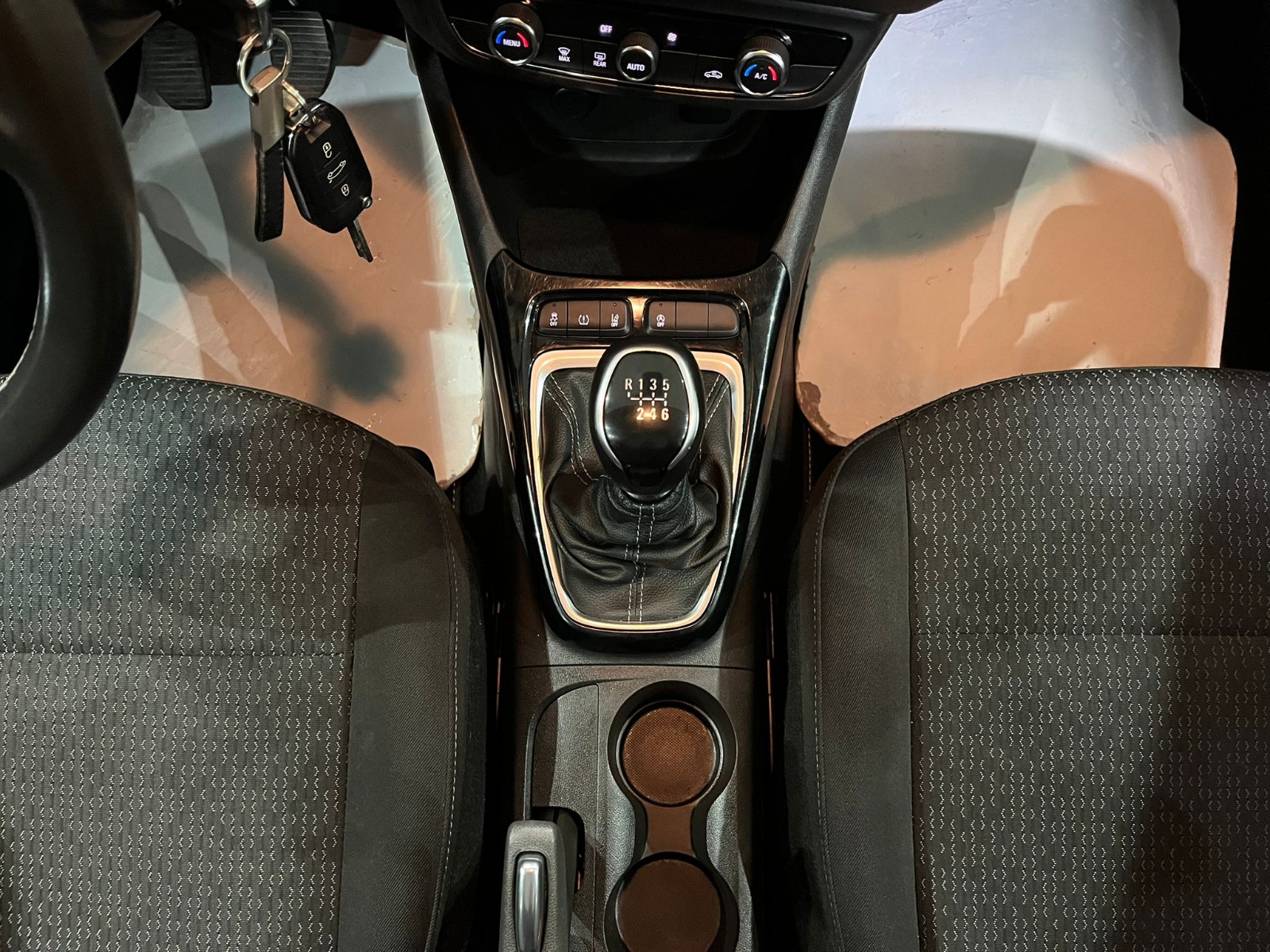 2022 Benzin Manuel Opel Crossland Gri Gürel Tasarım Aksesuar Otomotiv San. Tic. Ltd. Şti.