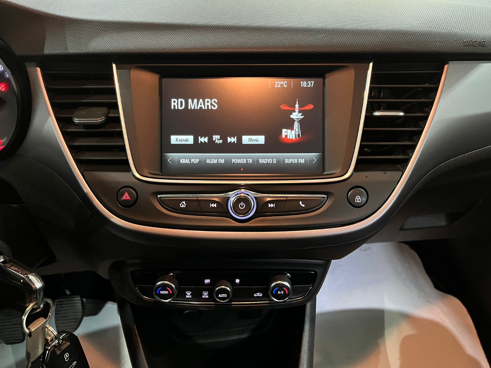 2022 Benzin Manuel Opel Crossland Gri Gürel Tasarım Aksesuar Otomotiv San. Tic. Ltd. Şti.