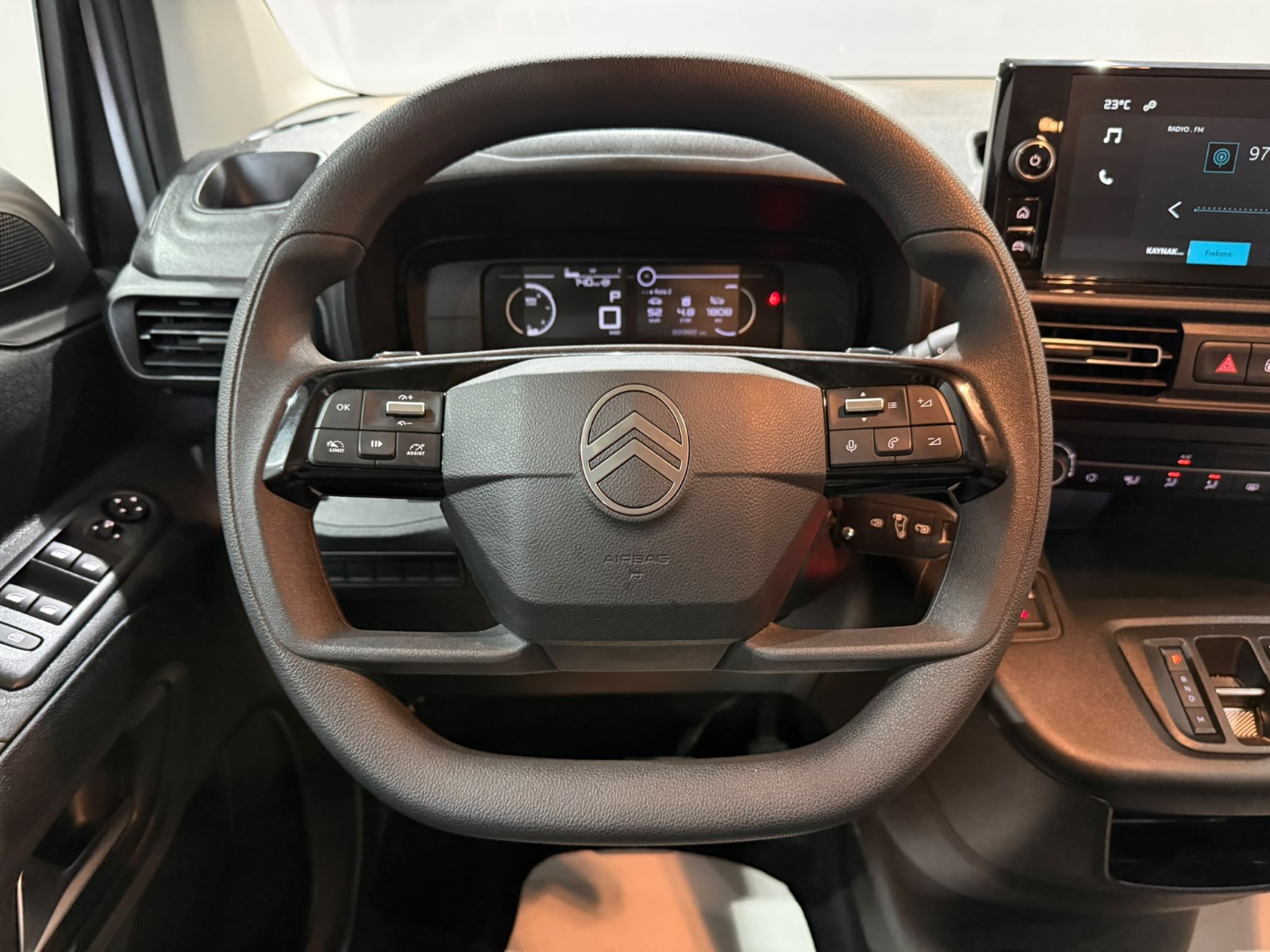 2025 Dizel Otomatik Citroen Berlingo Gri Gürel Tasarım Aksesuar Otomotiv San. Tic. Ltd. Şti.