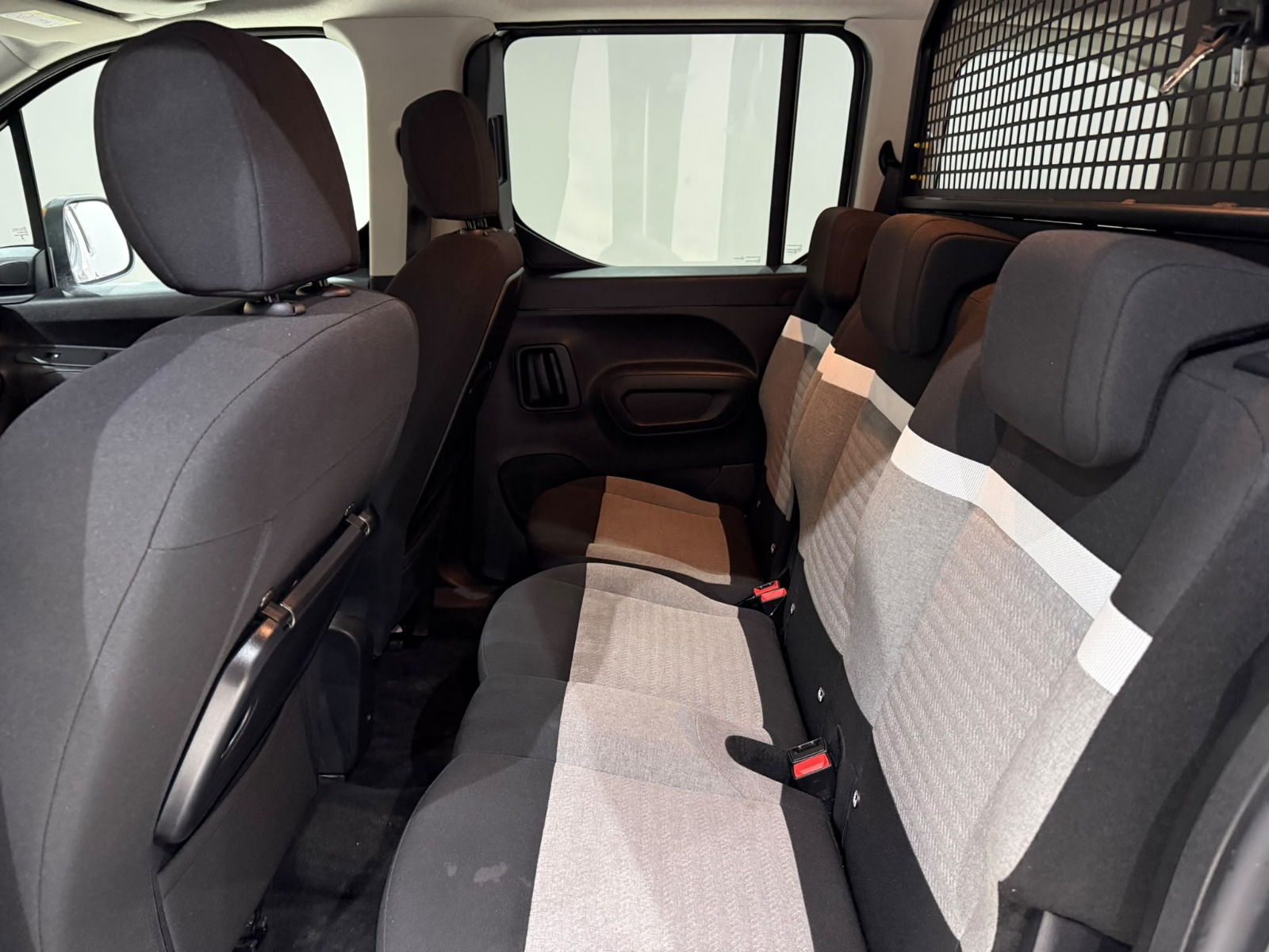 2025 Dizel Otomatik Citroen Berlingo Gri Gürel Tasarım Aksesuar Otomotiv San. Tic. Ltd. Şti.
