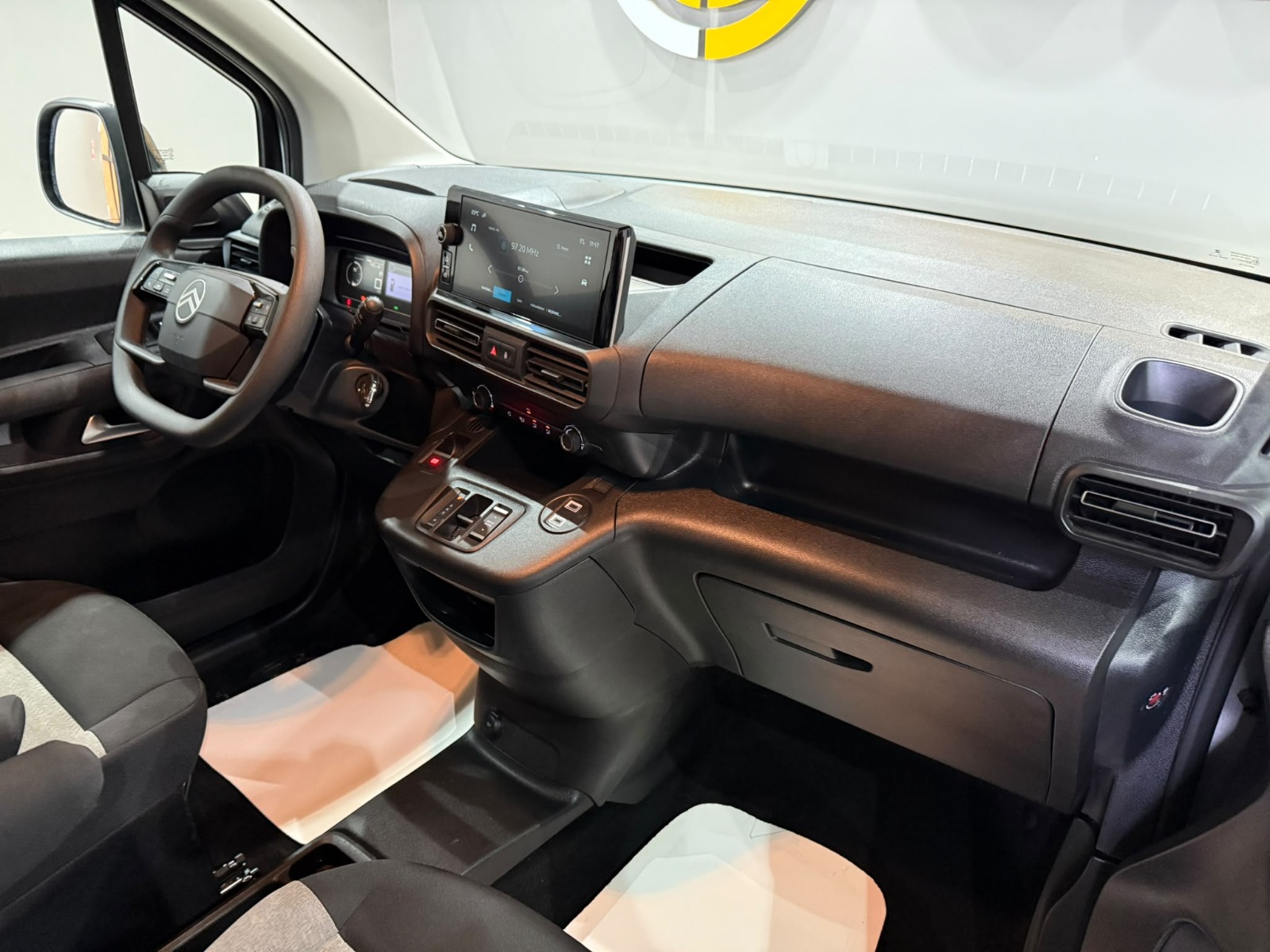 2025 Dizel Otomatik Citroen Berlingo Gri Gürel Tasarım Aksesuar Otomotiv San. Tic. Ltd. Şti.