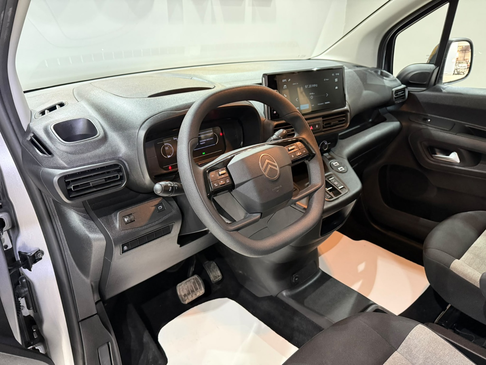 2025 Dizel Otomatik Citroen Berlingo Gri Gürel Tasarım Aksesuar Otomotiv San. Tic. Ltd. Şti.