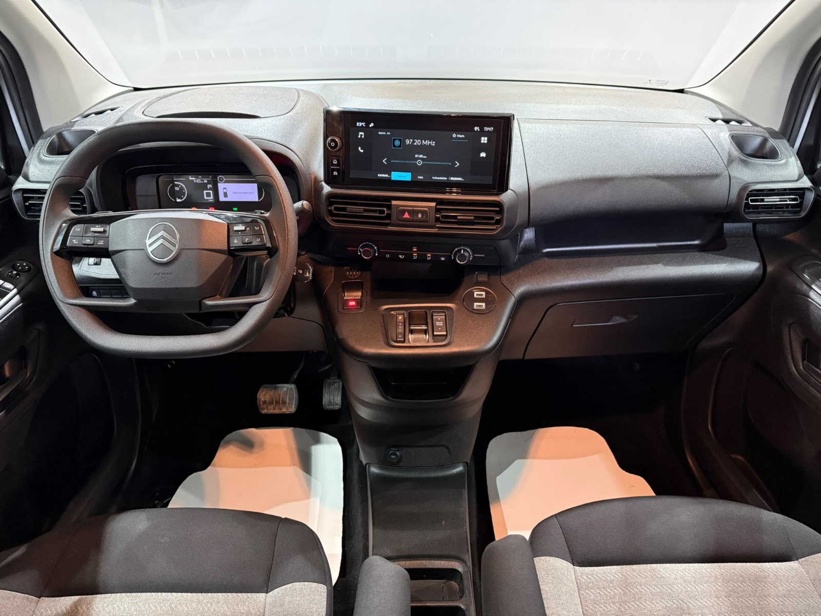 2025 Dizel Otomatik Citroen Berlingo Gri Gürel Tasarım Aksesuar Otomotiv San. Tic. Ltd. Şti.