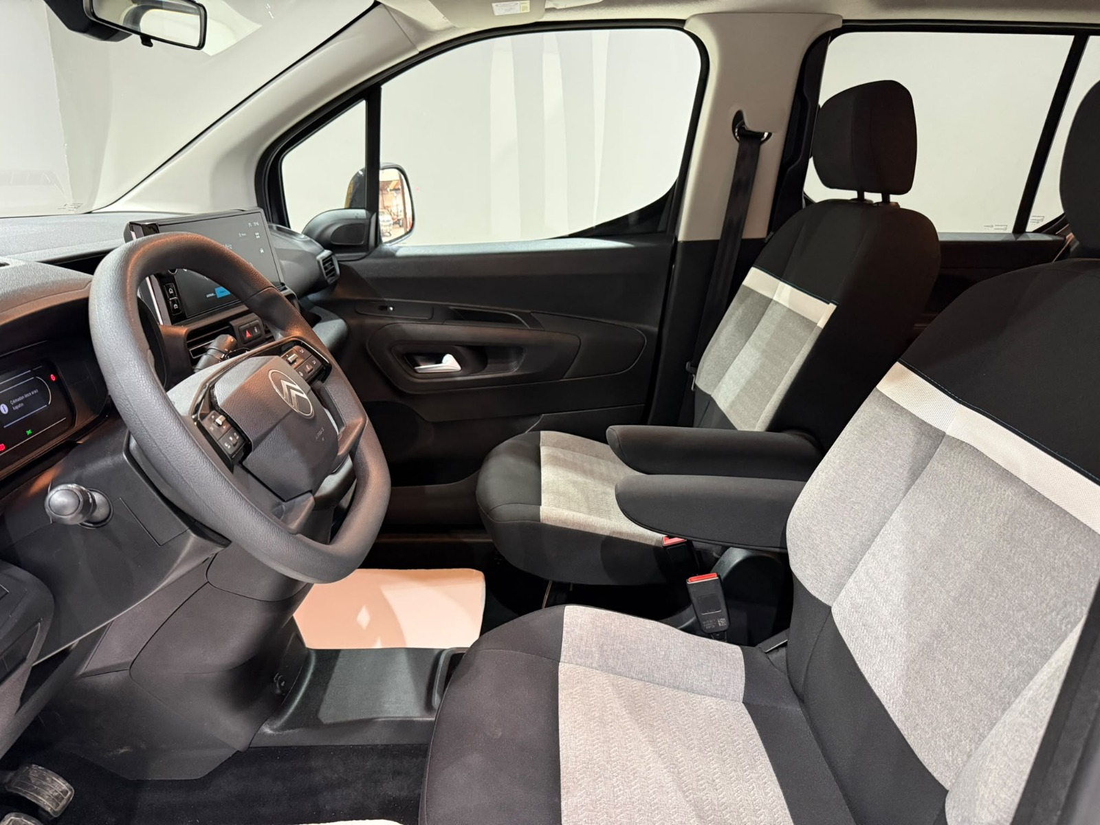 2025 Dizel Otomatik Citroen Berlingo Gri Gürel Tasarım Aksesuar Otomotiv San. Tic. Ltd. Şti.