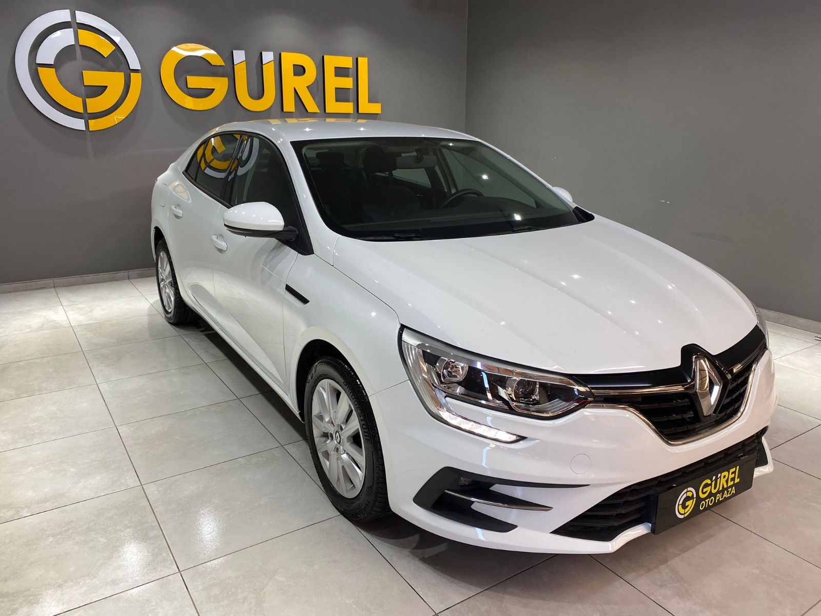 2022 Benzin Otomatik Renault Megane Beyaz Gürel Tasarım Aksesuar Otomotiv San. Tic. Ltd. Şti.
