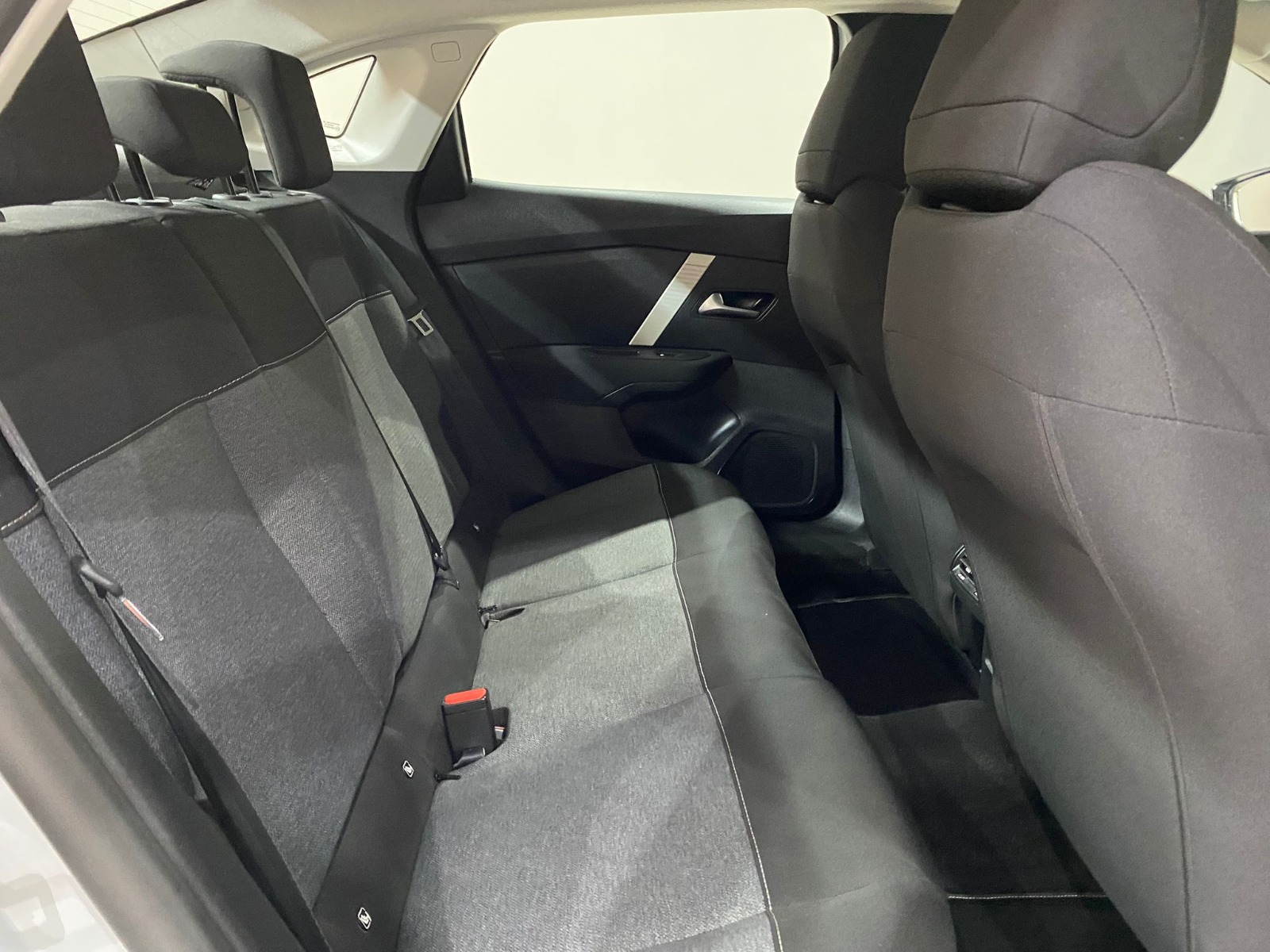 2024 Benzin Otomatik Citroen C4 X Beyaz Gürel Tasarım Aksesuar Otomotiv San. Tic. Ltd. Şti.