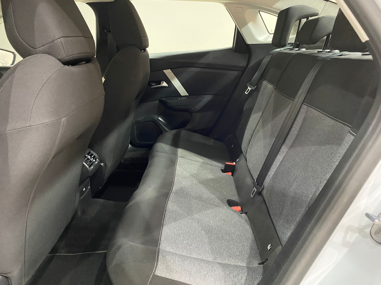 2024 Benzin Otomatik Citroen C4 X Beyaz Gürel Tasarım Aksesuar Otomotiv San. Tic. Ltd. Şti.