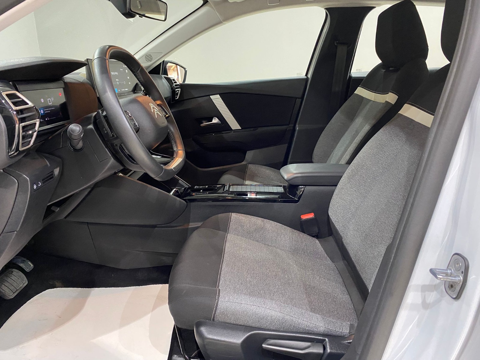 2024 Benzin Otomatik Citroen C4 X Beyaz Gürel Tasarım Aksesuar Otomotiv San. Tic. Ltd. Şti.