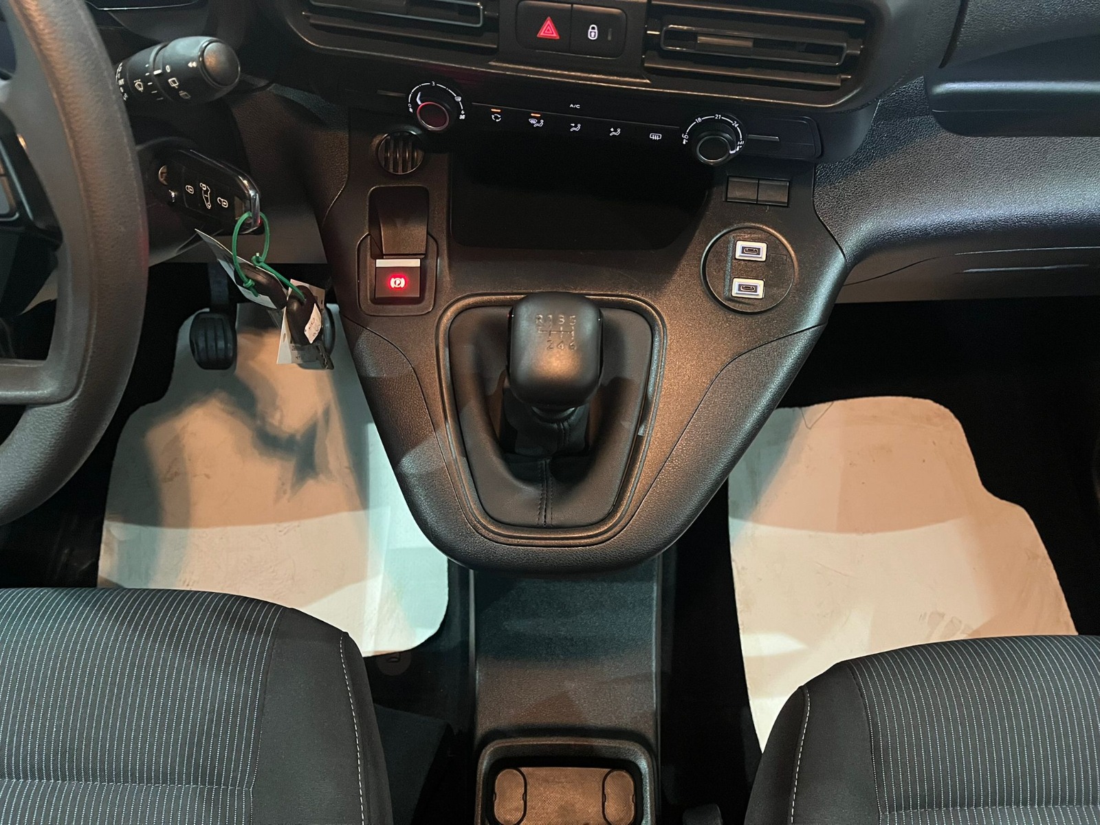 2025 Dizel Manuel Fiat Doblo Beyaz Gürel Tasarım Aksesuar Otomotiv San. Tic. Ltd. Şti.