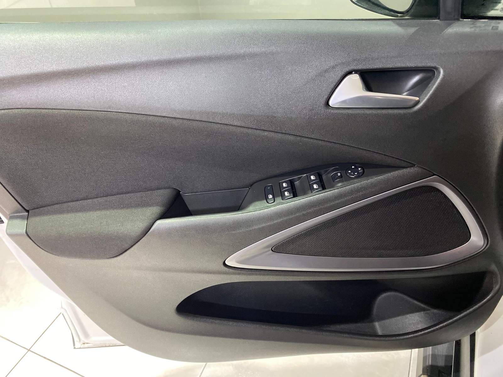 2023 Benzin Otomatik Opel Crossland Beyaz Gürel Tasarım Aksesuar Otomotiv San. Tic. Ltd. Şti.