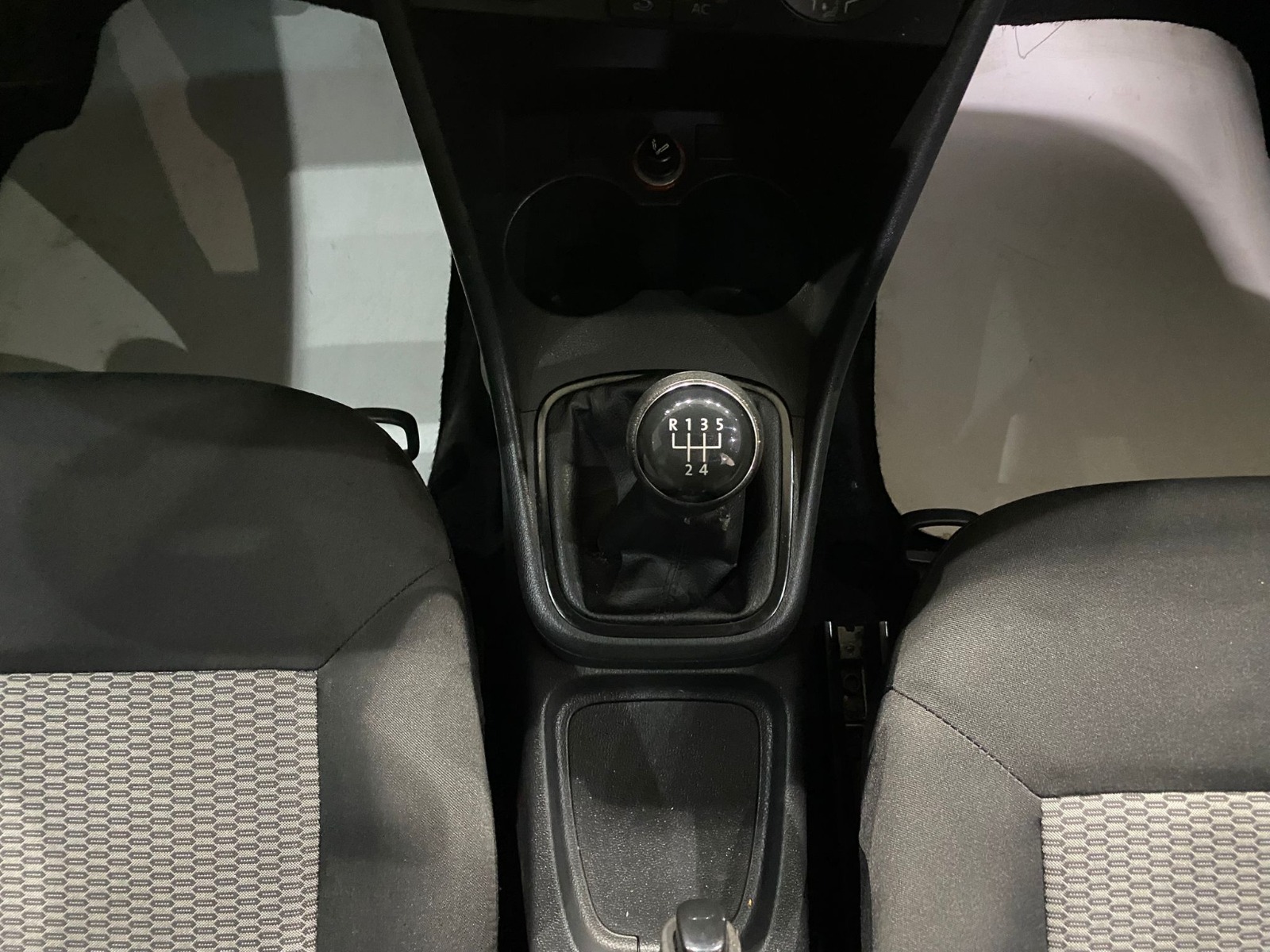 2013 Dizel Manuel Volkswagen Polo Beyaz Gürel Tasarım Aksesuar Otomotiv San. Tic. Ltd. Şti.