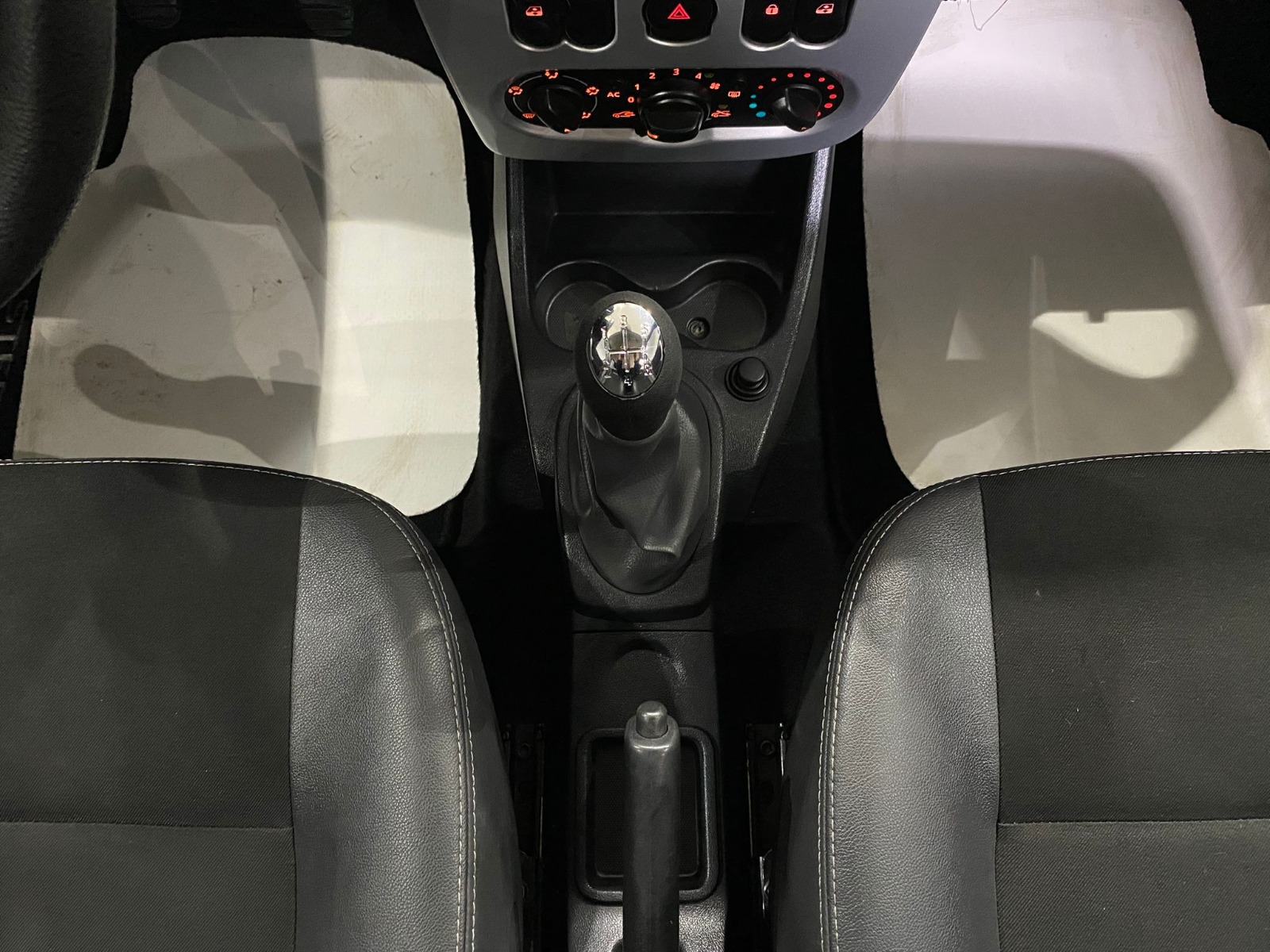 2024 Benzin Otomatik Renault Megane Gri Gürel Tasarım Aksesuar Otomotiv San. Tic. Ltd. Şti.