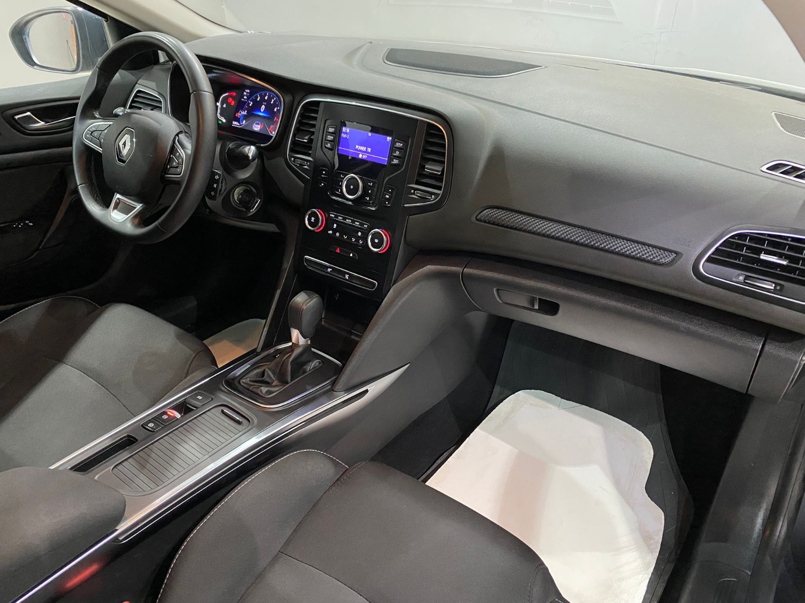 2024 Benzin Otomatik Renault Megane Gri Gürel Tasarım Aksesuar Otomotiv San. Tic. Ltd. Şti.