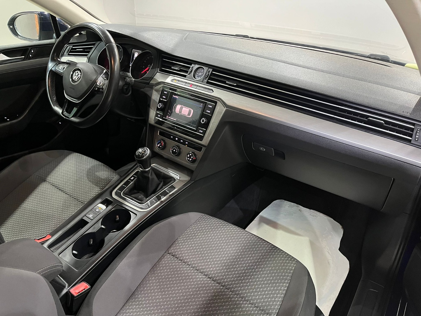 2018 Benzin Manuel Volkswagen Passat Mavi Gürel Tasarım Aksesuar Otomotiv San. Tic. Ltd. Şti.