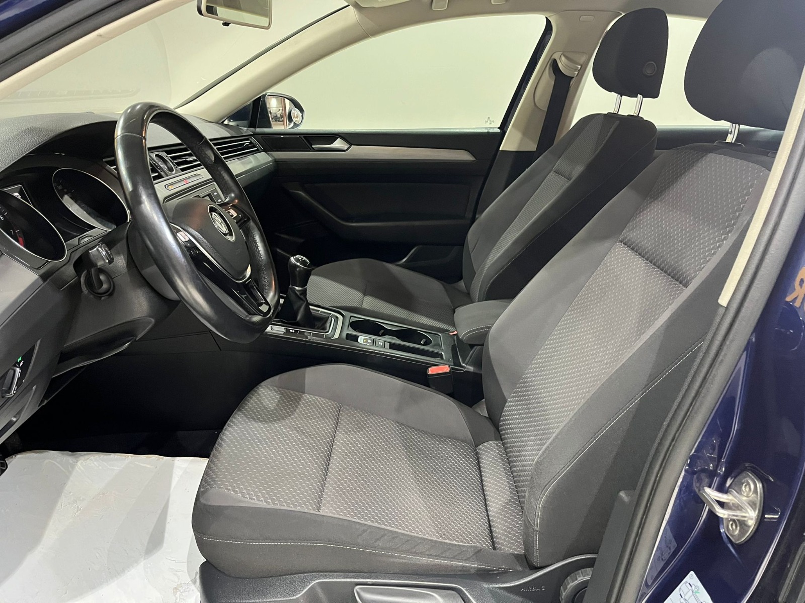 2018 Benzin Manuel Volkswagen Passat Mavi Gürel Tasarım Aksesuar Otomotiv San. Tic. Ltd. Şti.