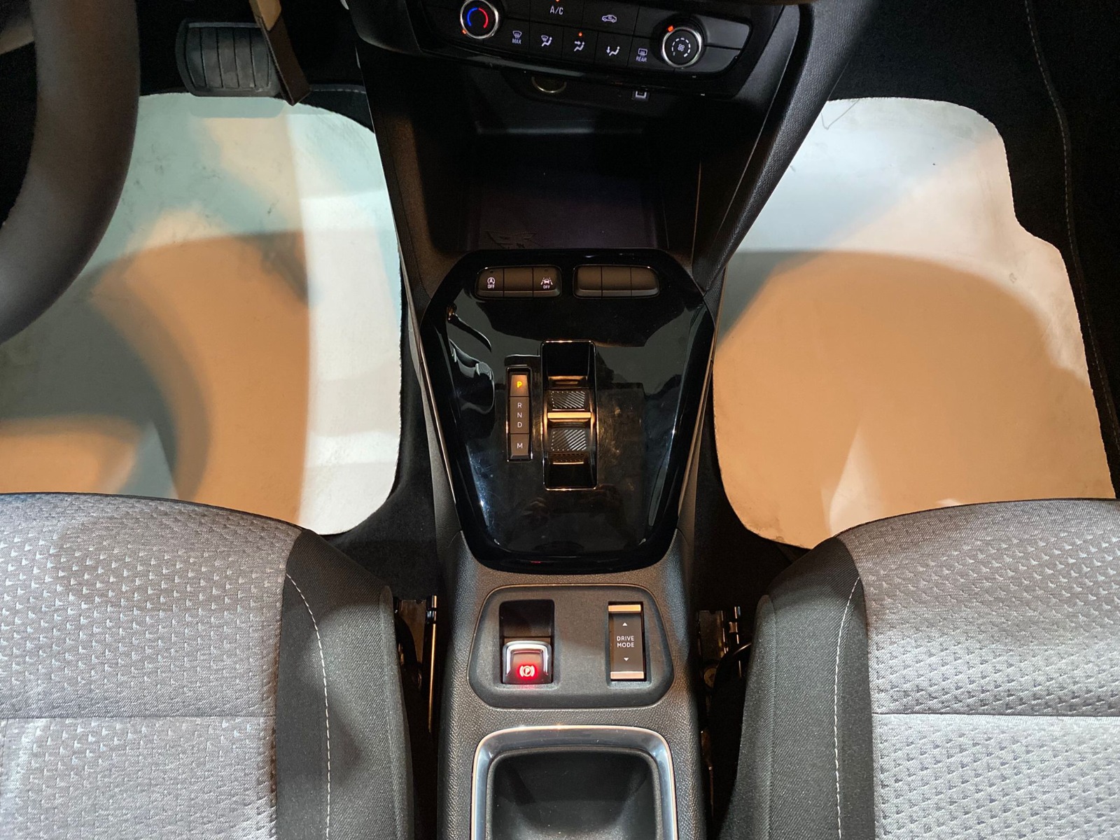 2024 Benzin Otomatik Opel Corsa Beyaz Gürel Tasarım Aksesuar Otomotiv San. Tic. Ltd. Şti.