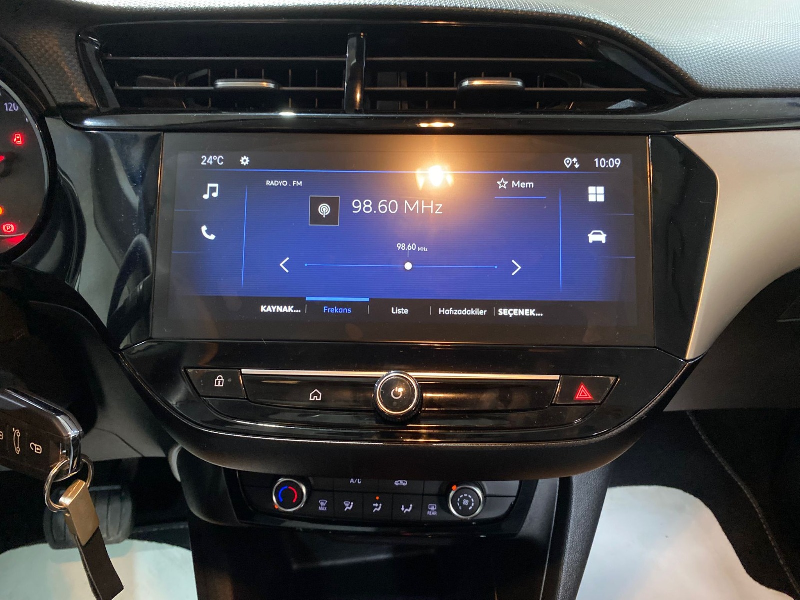 2024 Benzin Otomatik Opel Corsa Beyaz Gürel Tasarım Aksesuar Otomotiv San. Tic. Ltd. Şti.
