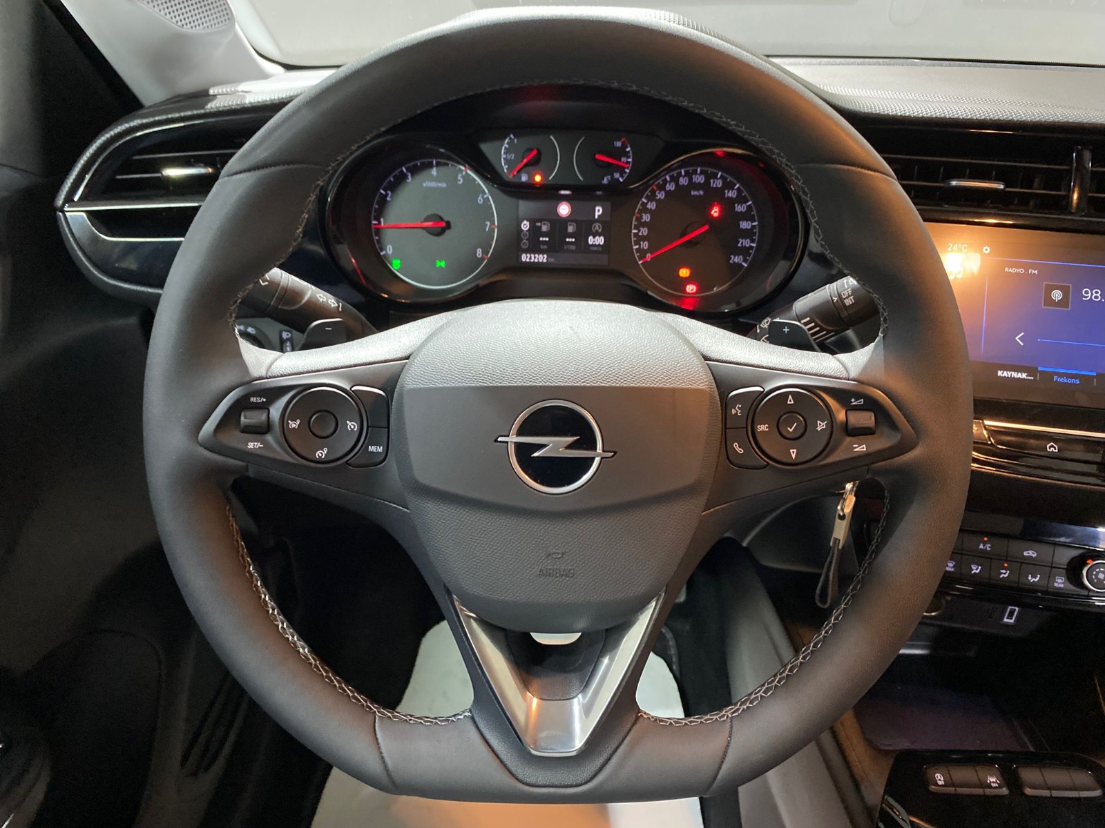 2024 Benzin Otomatik Opel Corsa Beyaz Gürel Tasarım Aksesuar Otomotiv San. Tic. Ltd. Şti.