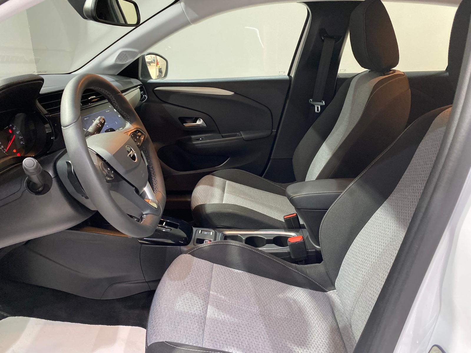 2024 Benzin Otomatik Opel Corsa Beyaz Gürel Tasarım Aksesuar Otomotiv San. Tic. Ltd. Şti.
