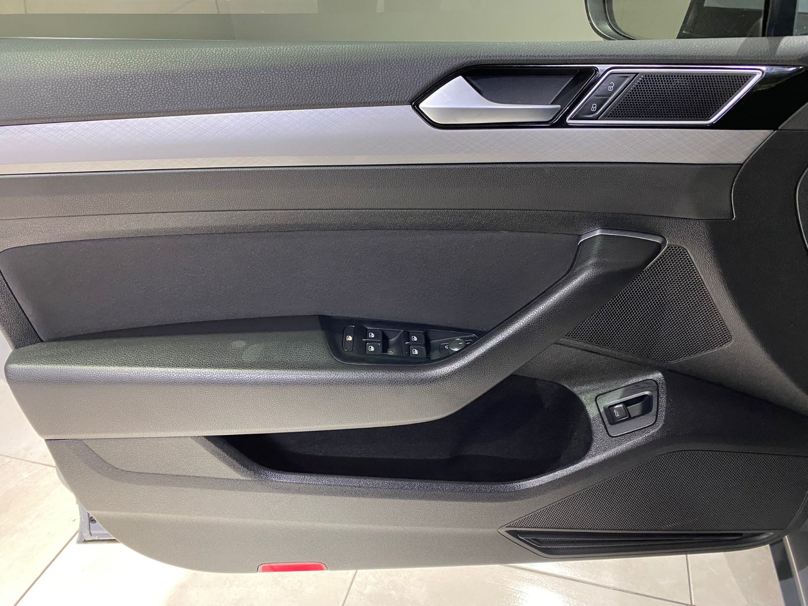 2022 Benzin Otomatik Volkswagen Passat Gri Gürel Tasarım Aksesuar Otomotiv San. Tic. Ltd. Şti.