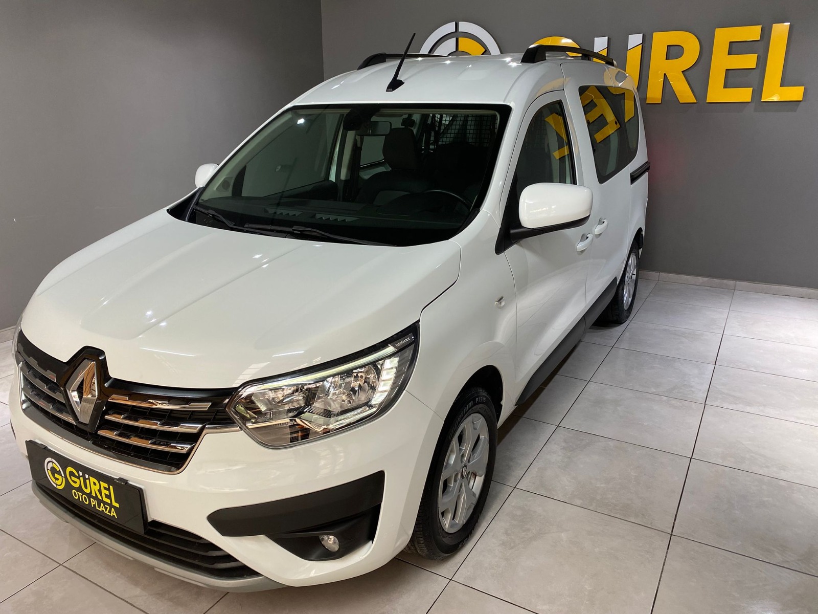 2022 Dizel Manuel Renault Express Beyaz Gürel Tasarım Aksesuar Otomotiv San. Tic. Ltd. Şti.