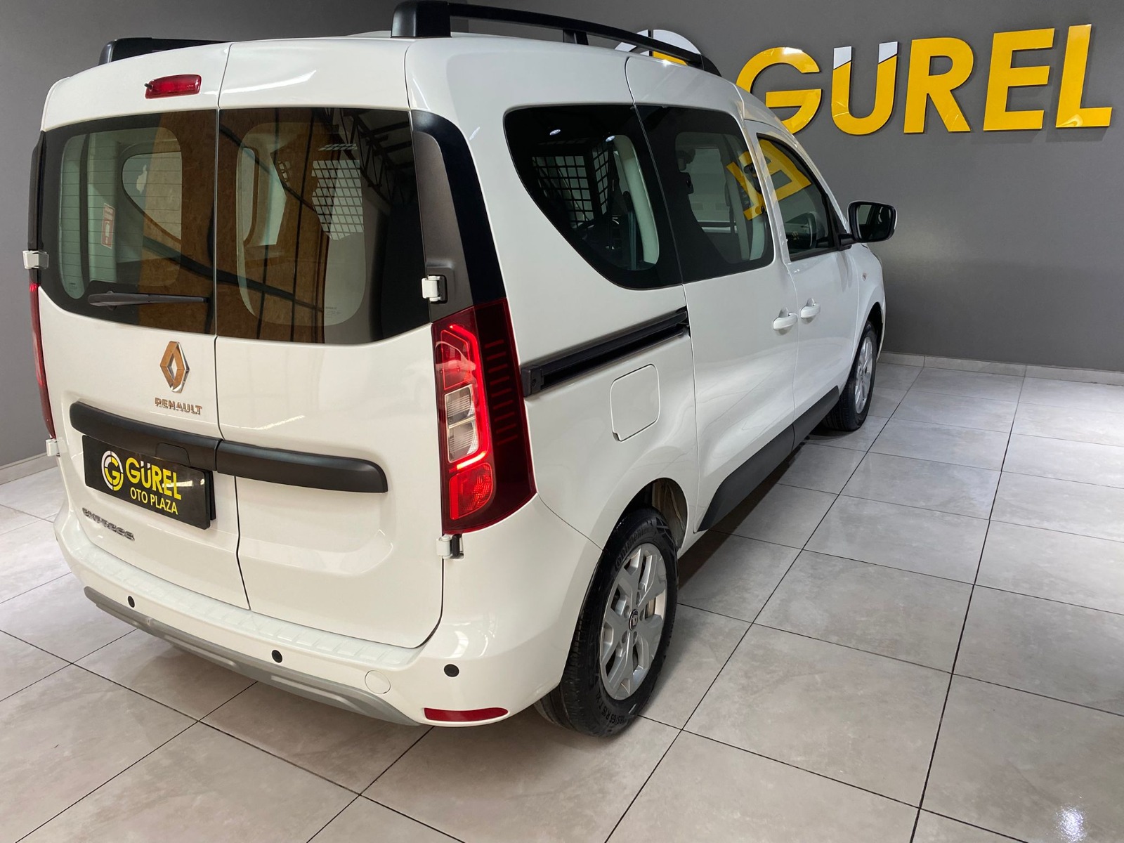 2022 Dizel Manuel Renault Express Beyaz Gürel Tasarım Aksesuar Otomotiv San. Tic. Ltd. Şti.