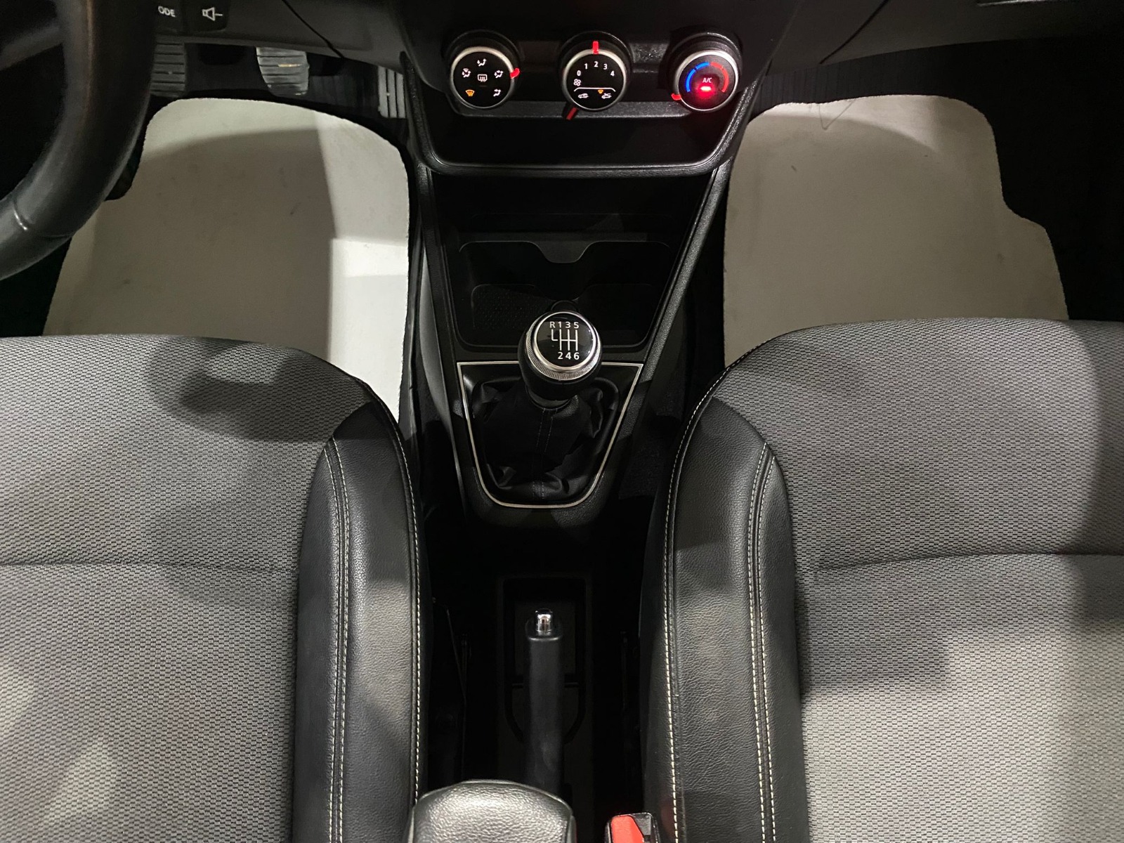 2022 Dizel Manuel Renault Express Beyaz Gürel Tasarım Aksesuar Otomotiv San. Tic. Ltd. Şti.