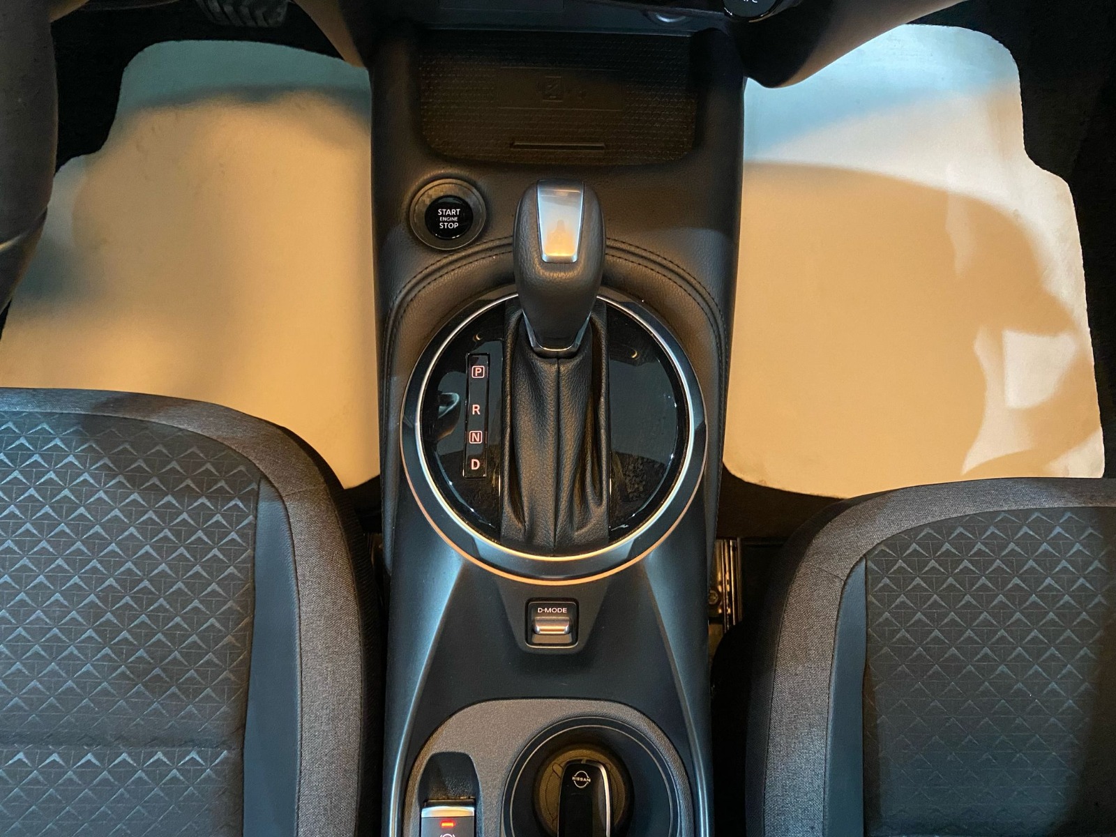 2024 Benzin Otomatik Nissan Juke Mavi Gürel Tasarım Aksesuar Otomotiv San. Tic. Ltd. Şti.