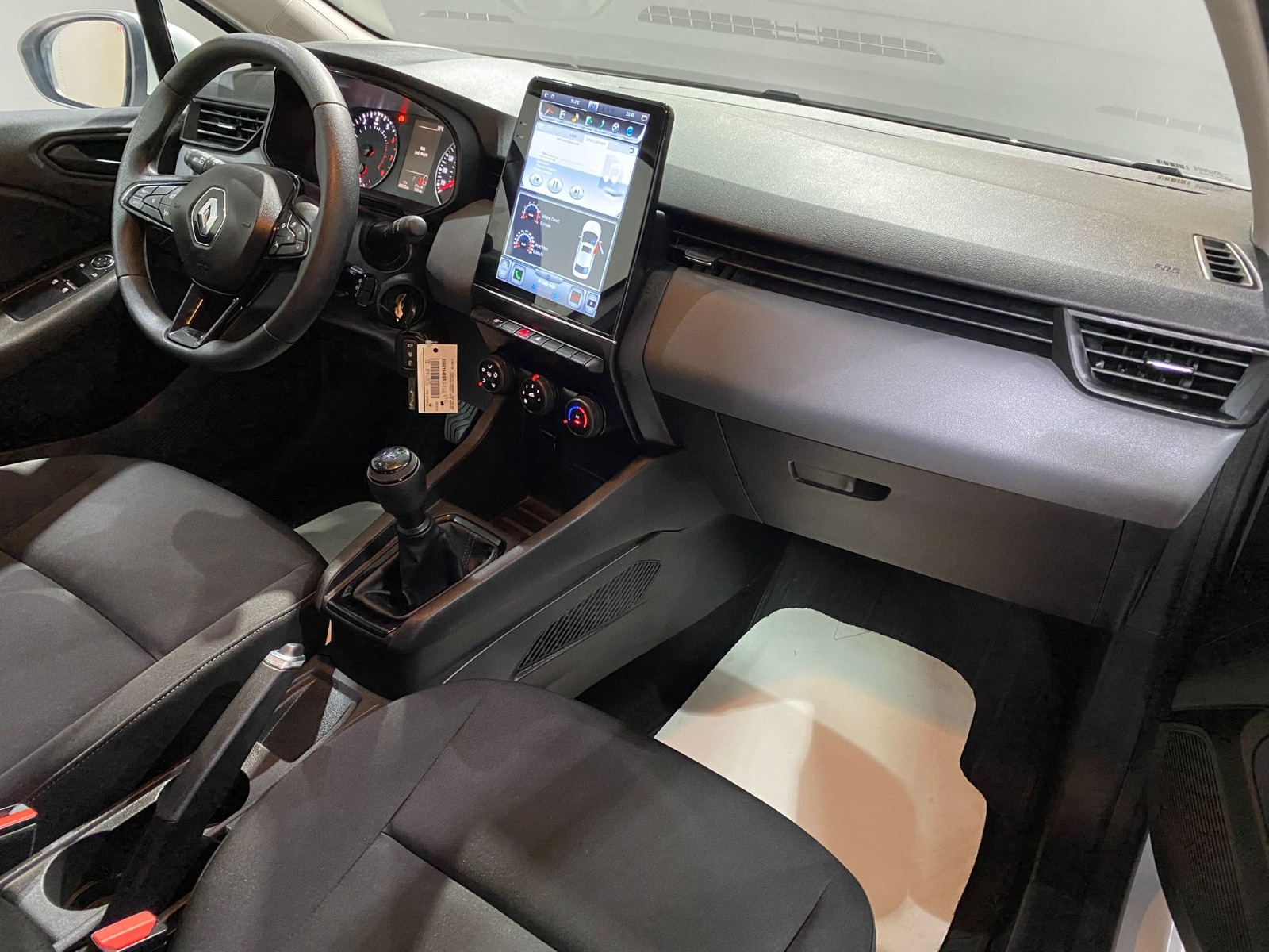 2022 Benzin Manuel Renault Clio Beyaz Gürel Tasarım Aksesuar Otomotiv San. Tic. Ltd. Şti.