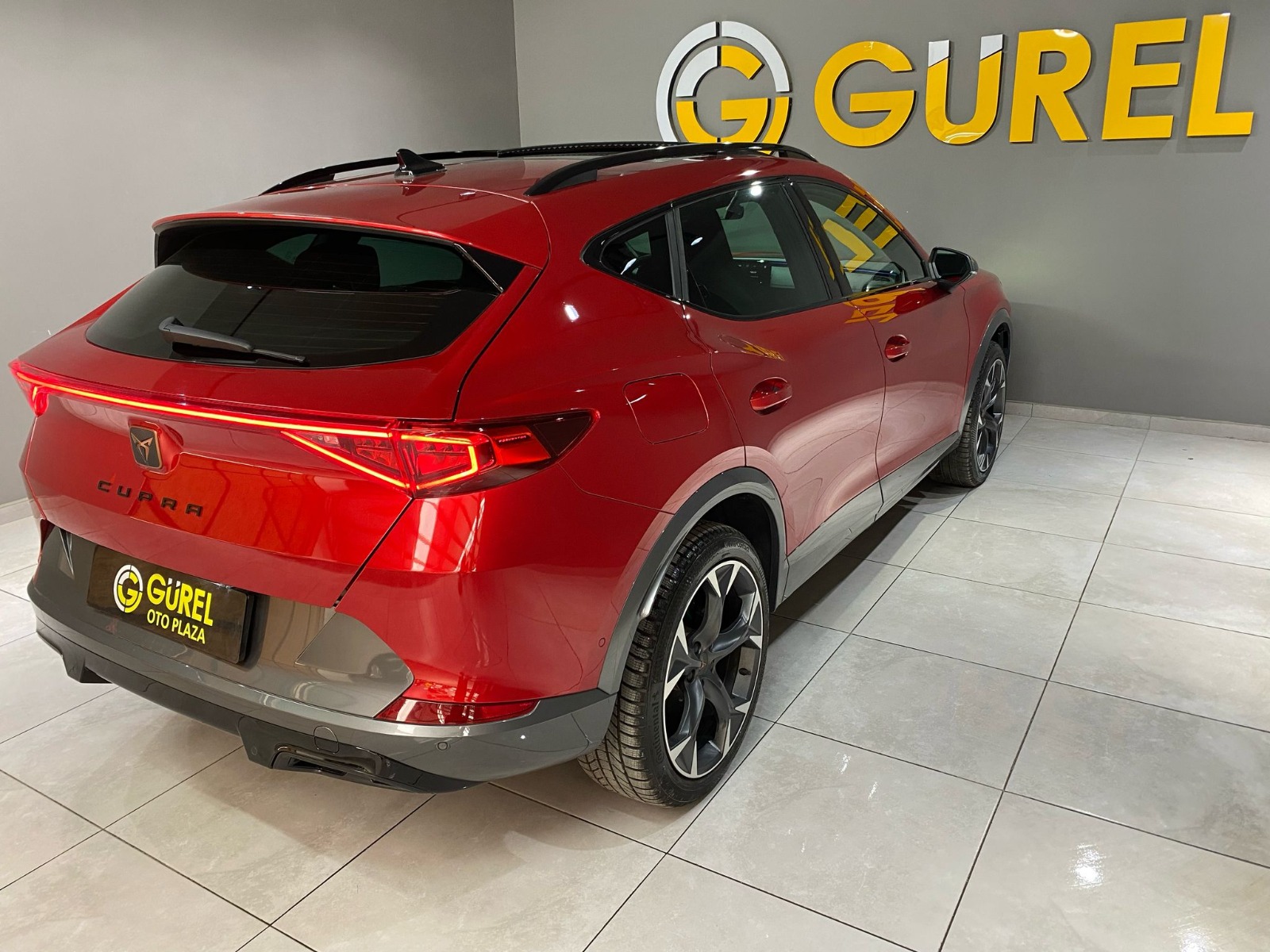 2023 Benzin Otomatik Cupra Formentor Kırmızı Gürel Tasarım Aksesuar Otomotiv San. Tic. Ltd. Şti.