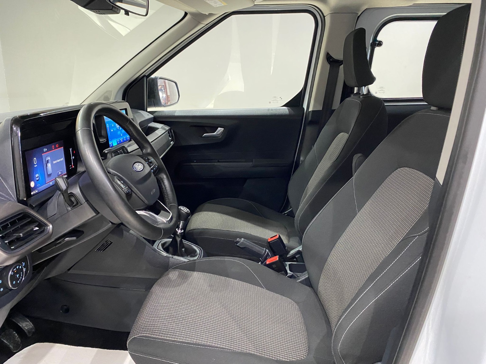 2024 Dizel Manuel Ford Tourneo Courier Beyaz Gürel Tasarım Aksesuar Otomotiv San. Tic. Ltd. Şti.