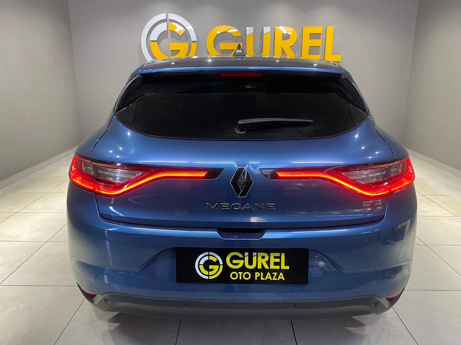 2017 Benzin Manuel Renault Megane Mavi Gürel Tasarım Aksesuar Otomotiv San. Tic. Ltd. Şti.