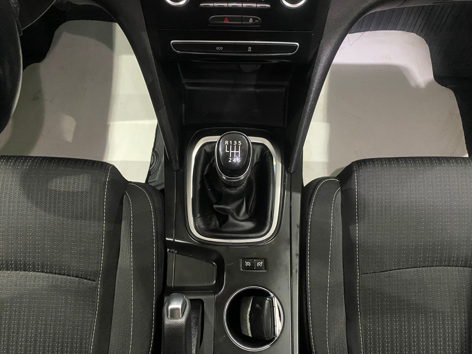 2017 Benzin Manuel Renault Megane Mavi Gürel Tasarım Aksesuar Otomotiv San. Tic. Ltd. Şti.