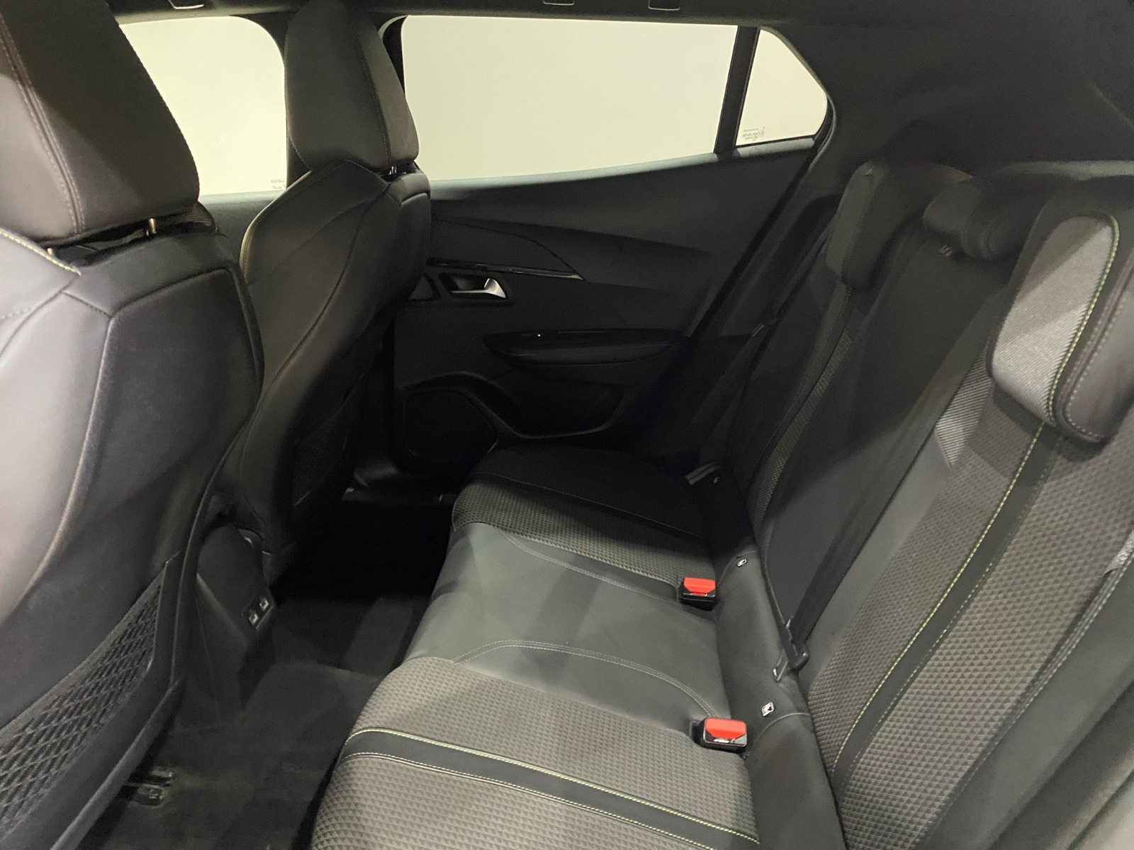 2023 Benzin Otomatik Peugeot 2008 Siyah Gürel Tasarım Aksesuar Otomotiv San. Tic. Ltd. Şti.